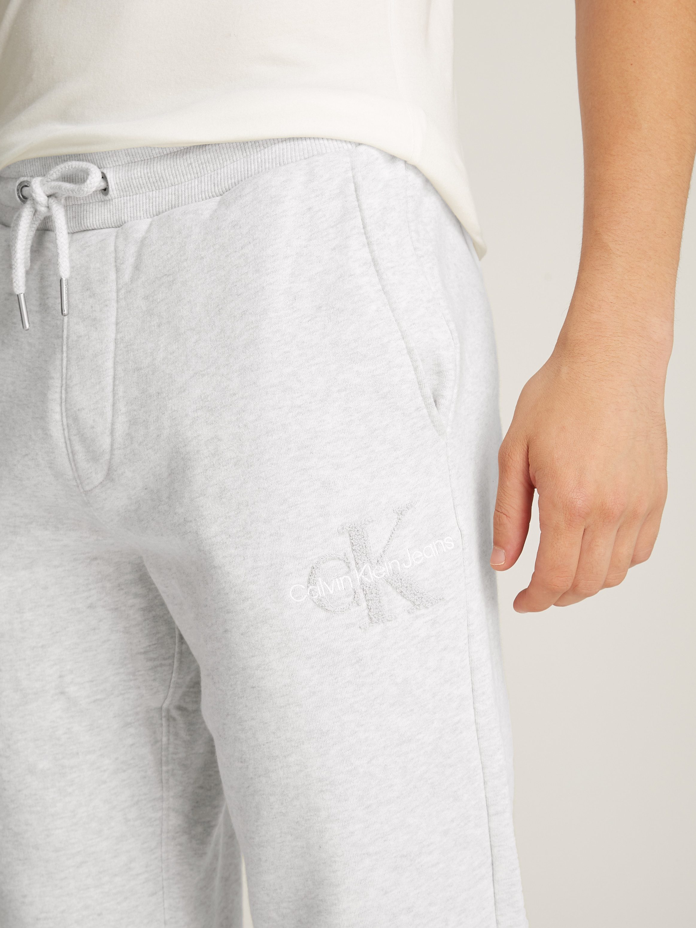 Calvin Klein Joggingbroek CHENILLE MONOLOGO SWEATPANT