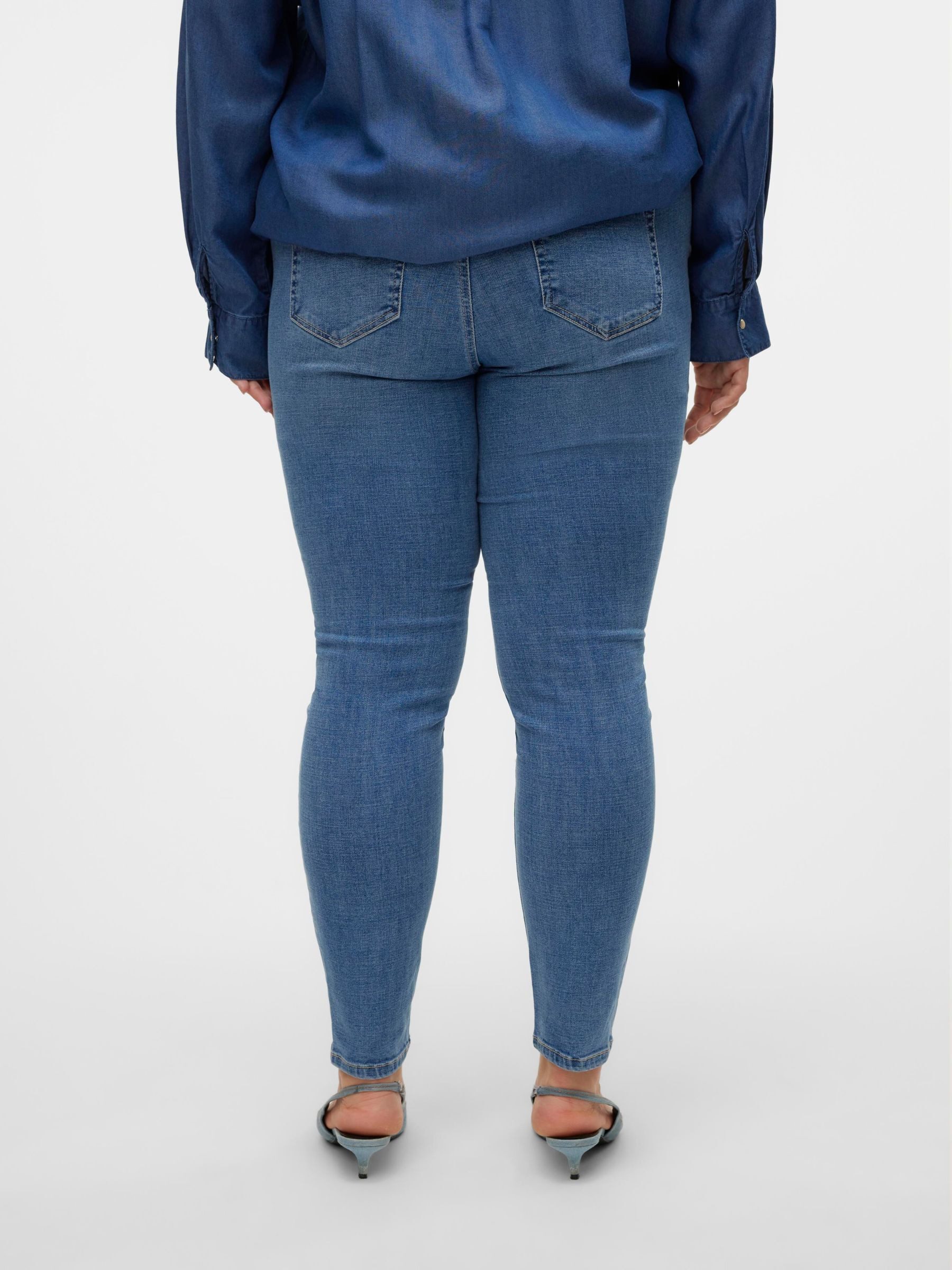 Vero Moda Curve Skinny fit jeans VMCFLASH MR SKINNY JEANS LI347 GA CUR