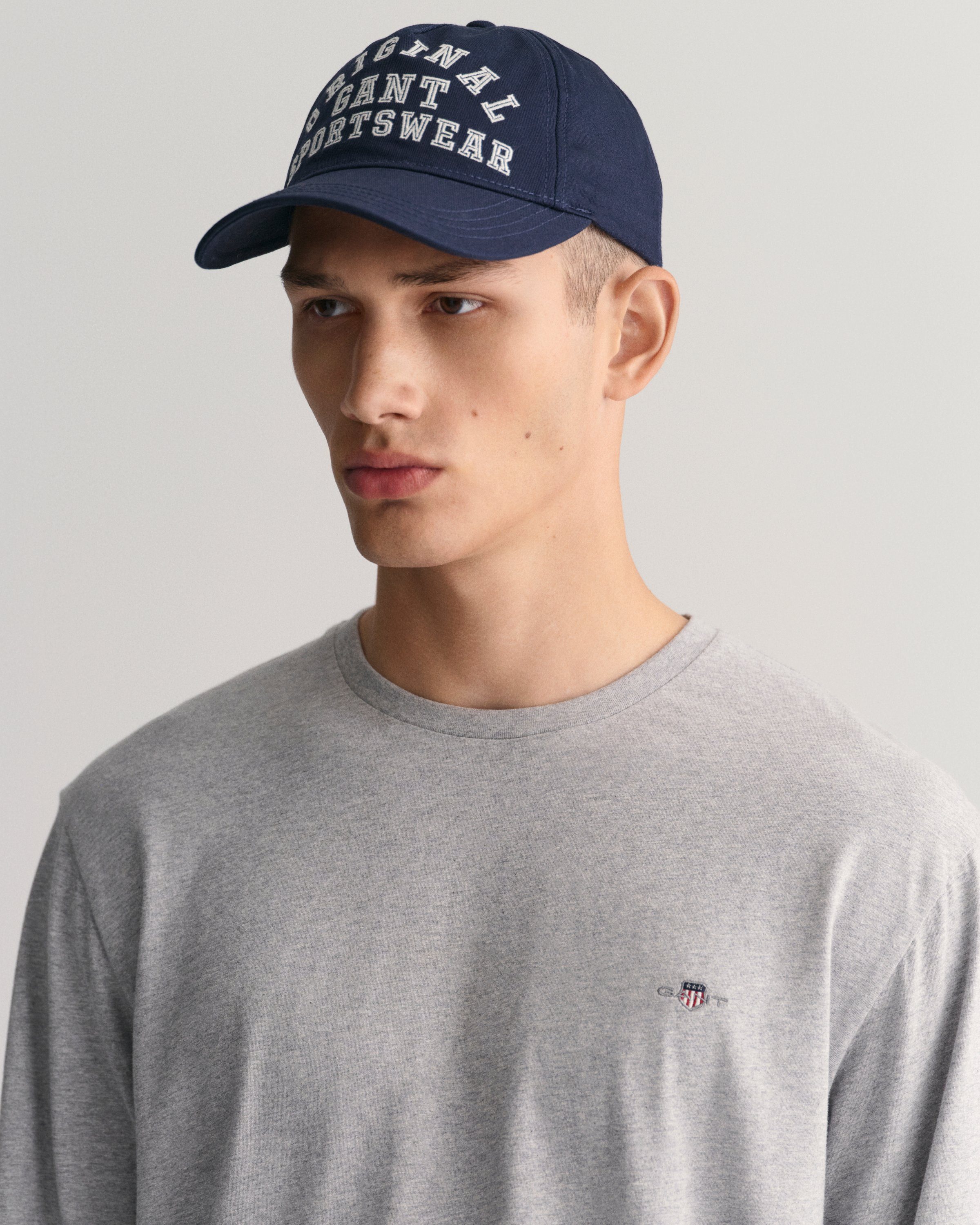 Gant Shirt met lange mouwen REG SHIELD LS T-SHIRT met logoborduursel op borsthoogte
