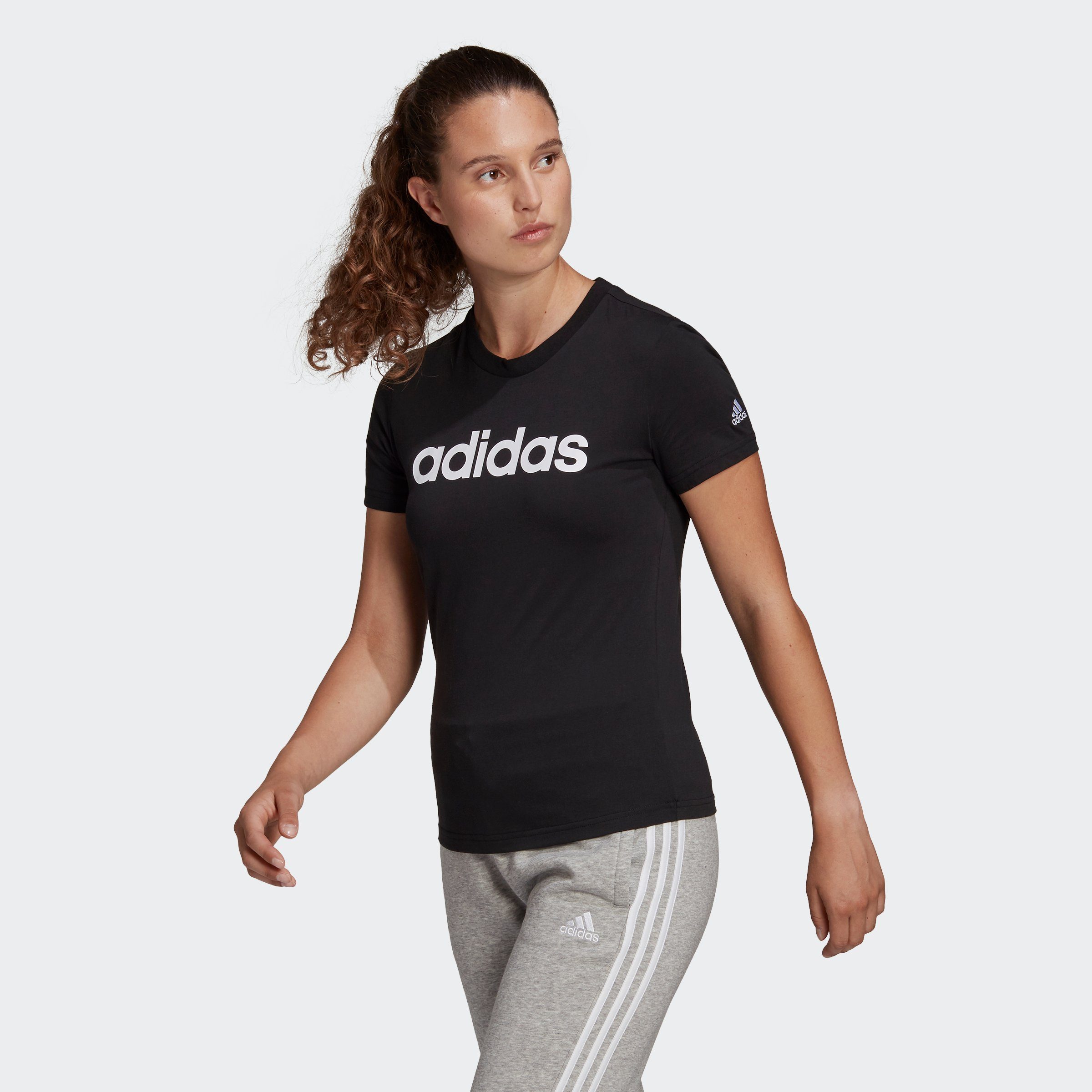 adidas Essentials slim logo shirt zwart dames Dames