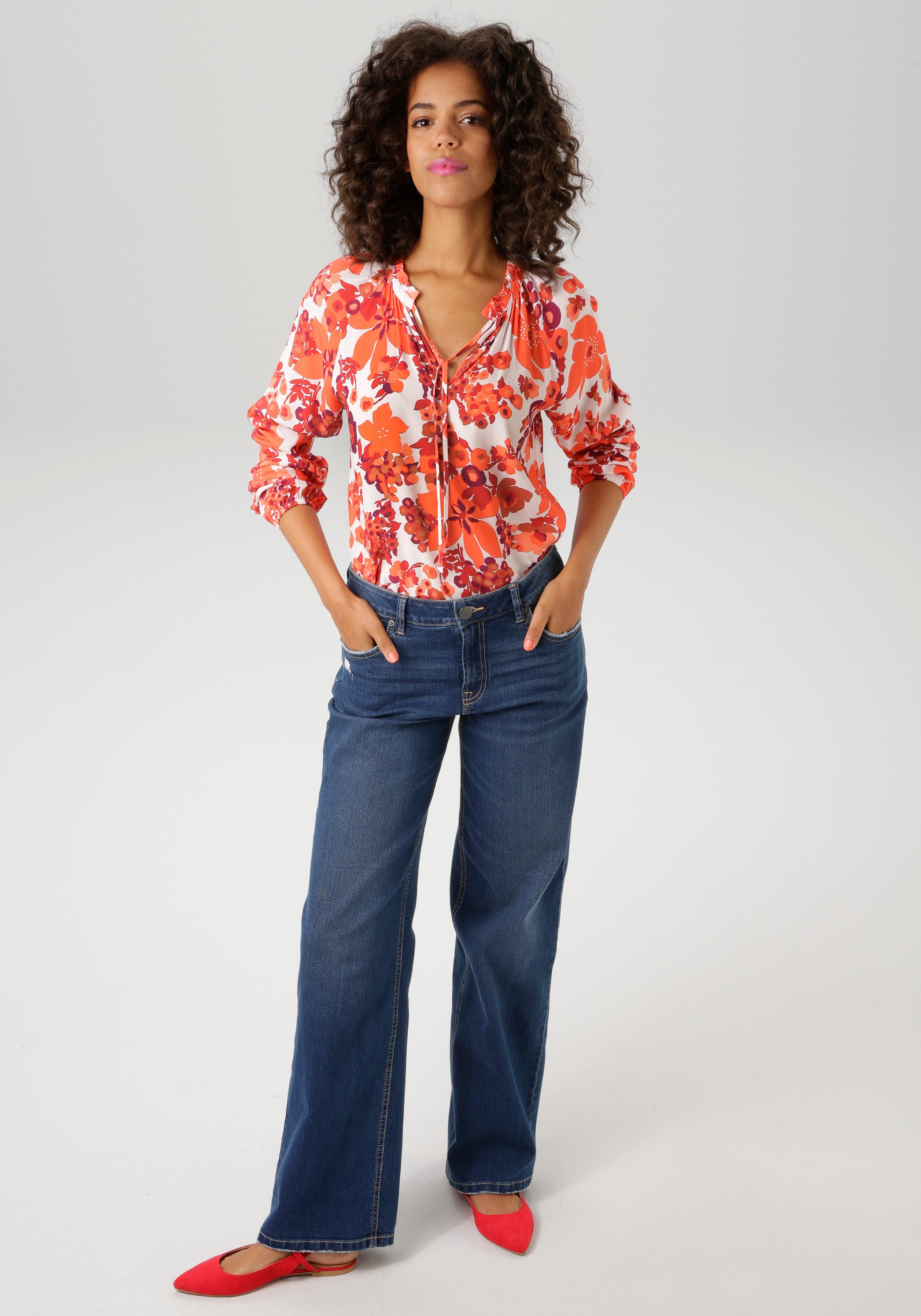 Aniston CASUAL Blouse zonder sluiting met kleurharmonische, grootschalige bloemenprint - nieuwe collectie
