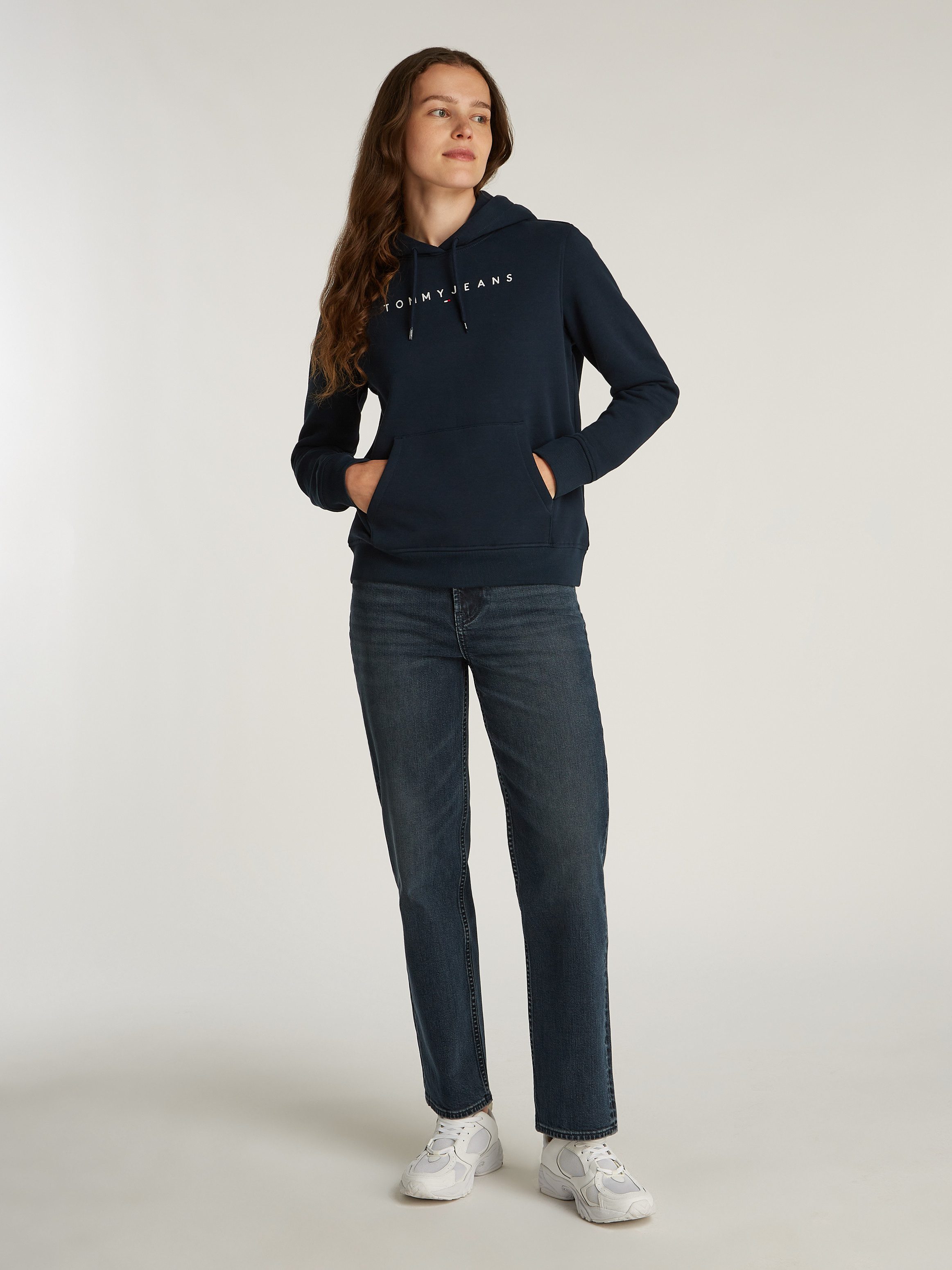 TOMMY JEANS Hoodie TJW REG LINEAR HOODIE met een logo-opschrift