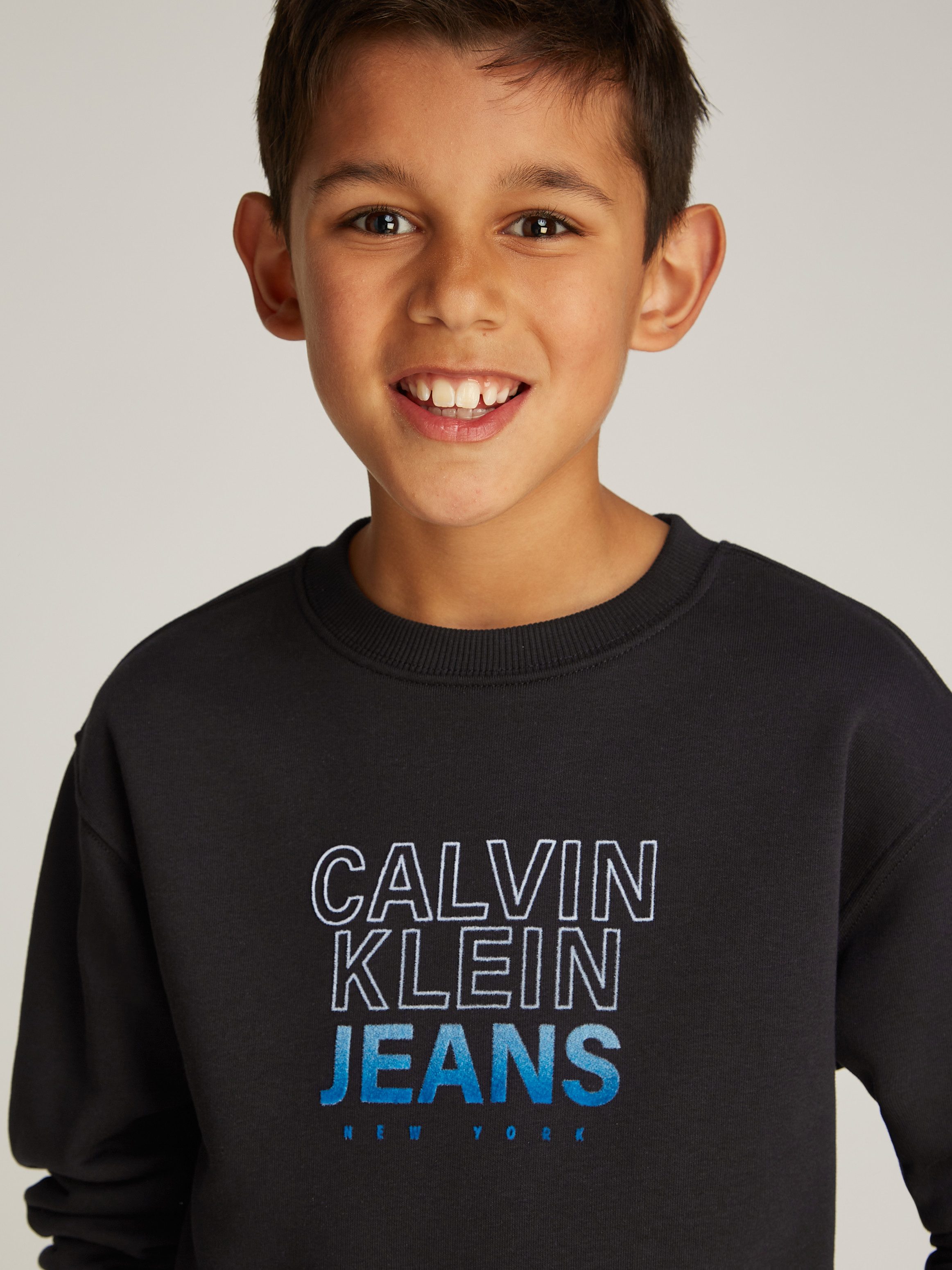 Calvin Klein Sweatshirt GRADIENT FLOCK LOGO CN voor kinderen tot 16 jaar met logo-opdruk