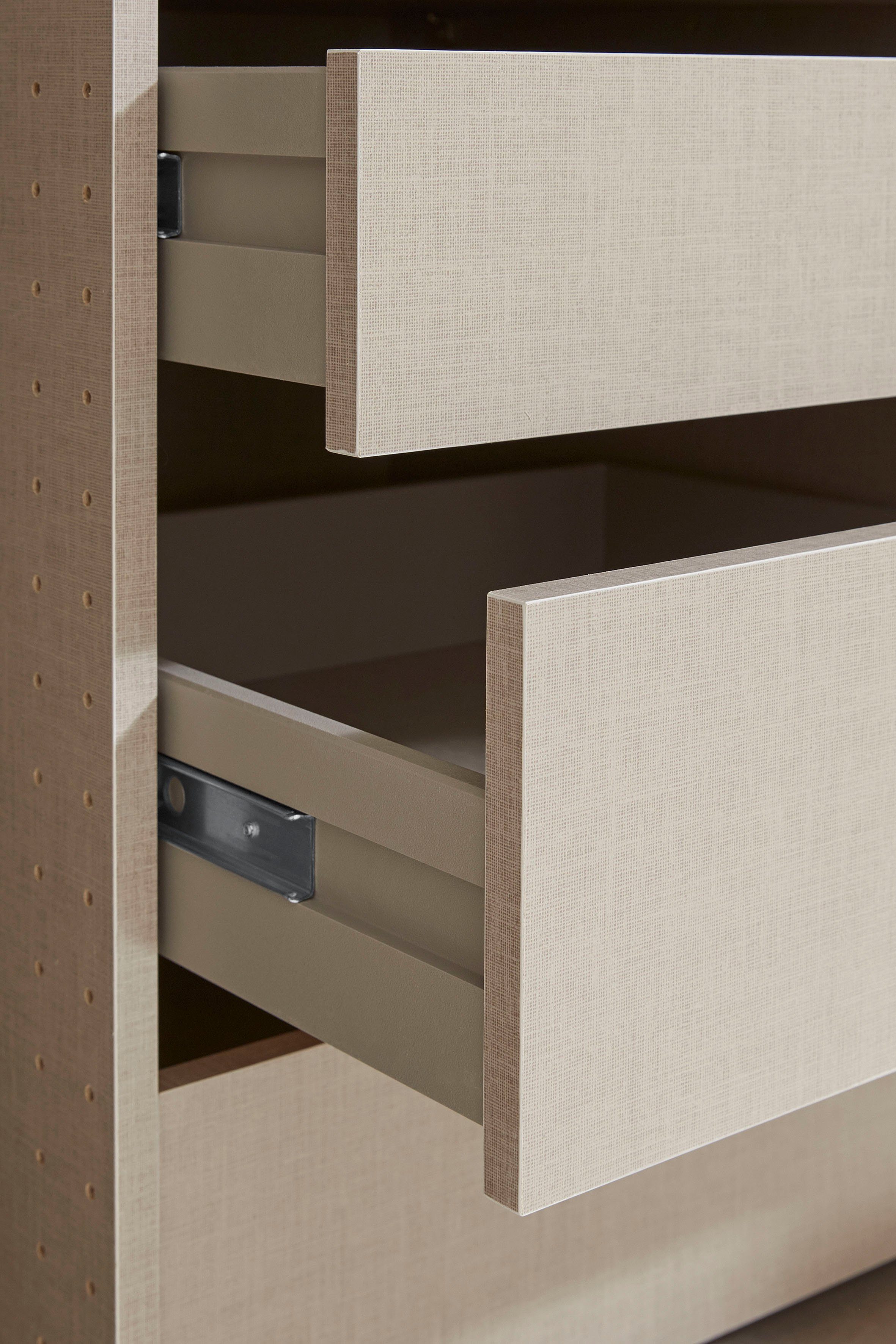 rauch Draaideurkast Kledingkast kast garderobe TOPSELLER OTELI incl. binnenindeling met 3 binnenlades extra planken optioneel met spiegel made in germany