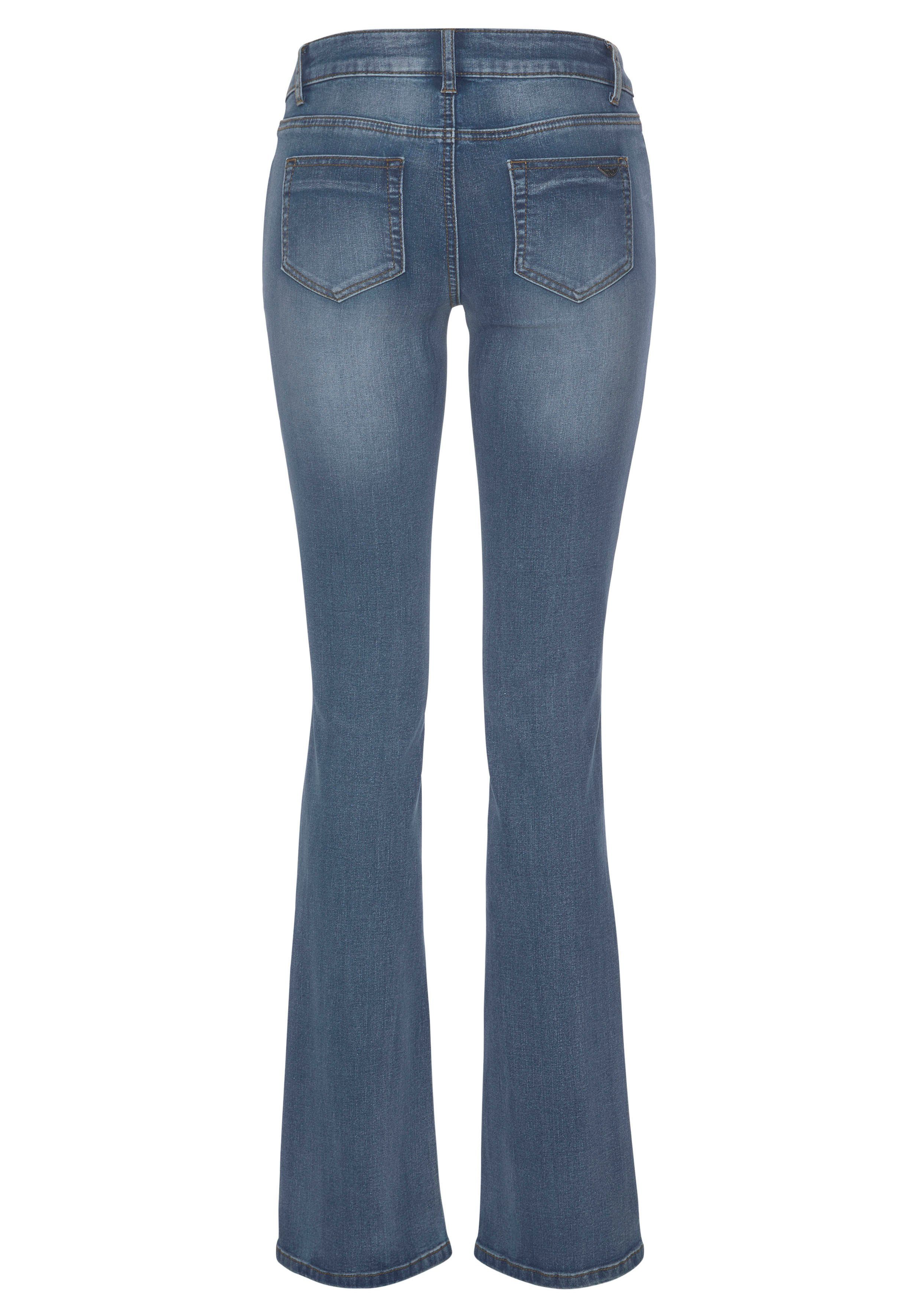 Arizona Bootcut jeans Met geren uitlopende pasvorm, lage taille, elastisch materiaal