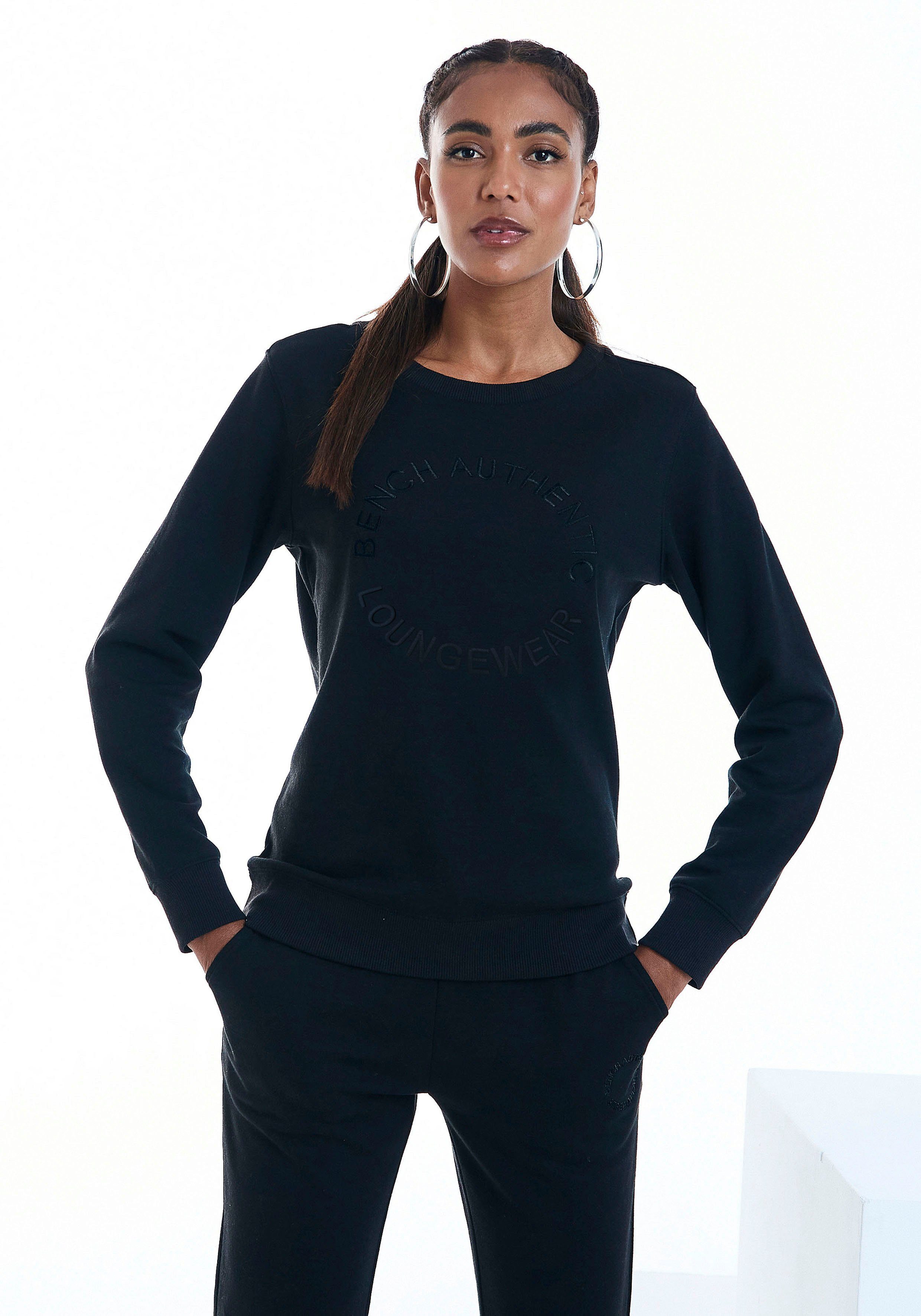 Bench. Sweatshirt met rond logoborduursel