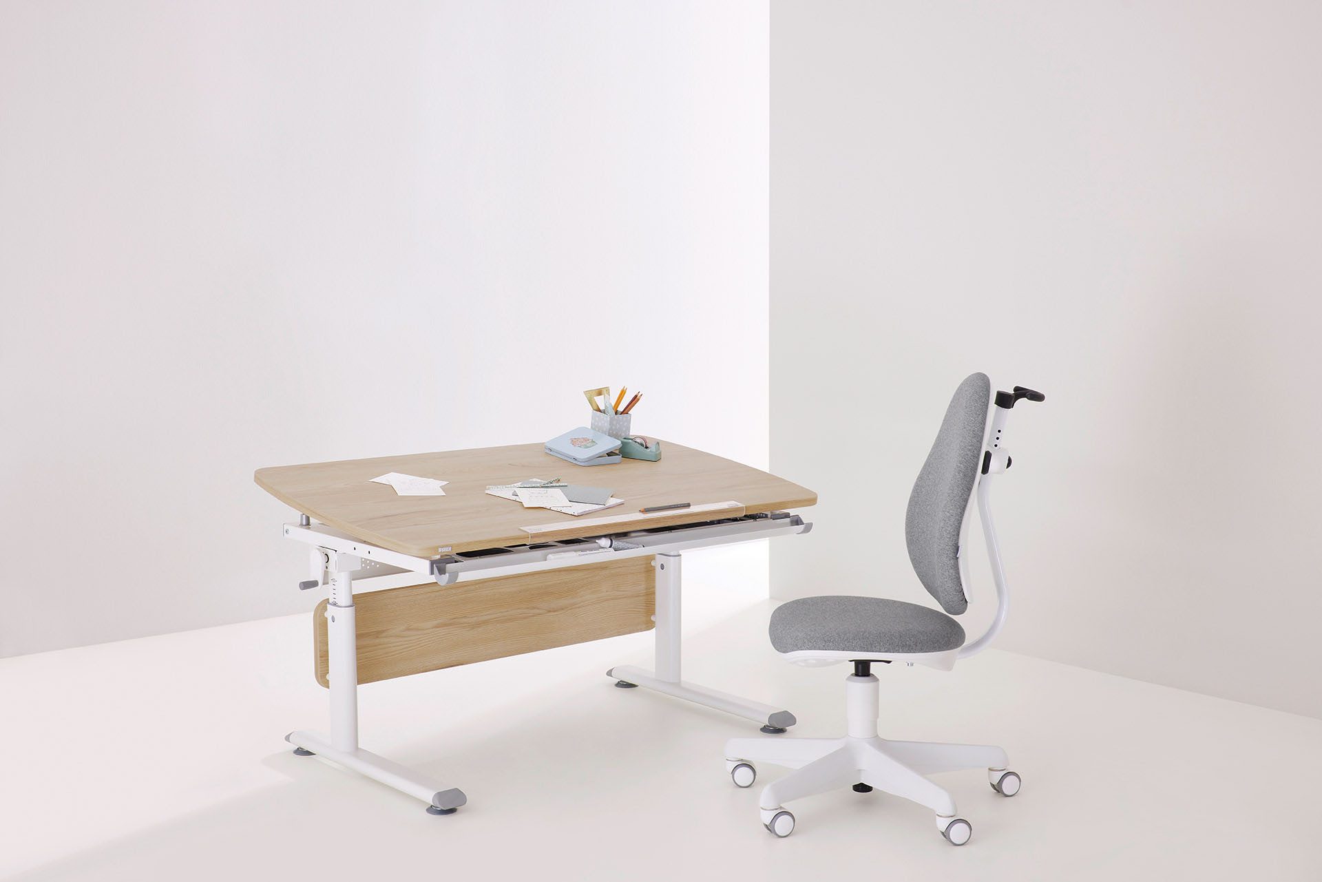 PAIDI Kinderwelten Kinderbureau DIEGO CURVED, leerlingbureau, meegroeiend, ergonomisch stappenloos in hoogte verstelbaar, tafelblad kantelbaar