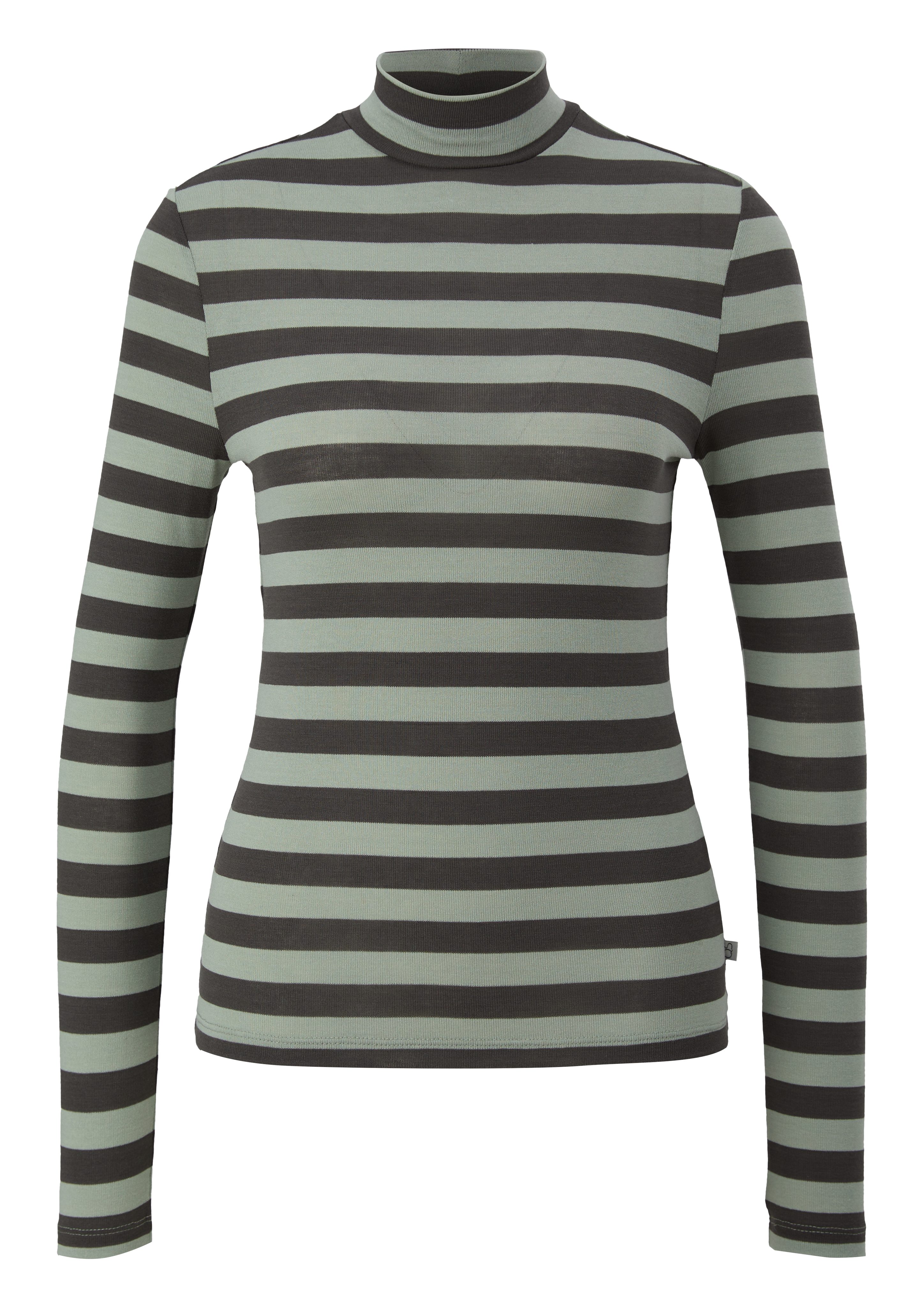 Q S designed by Longsleeve met col