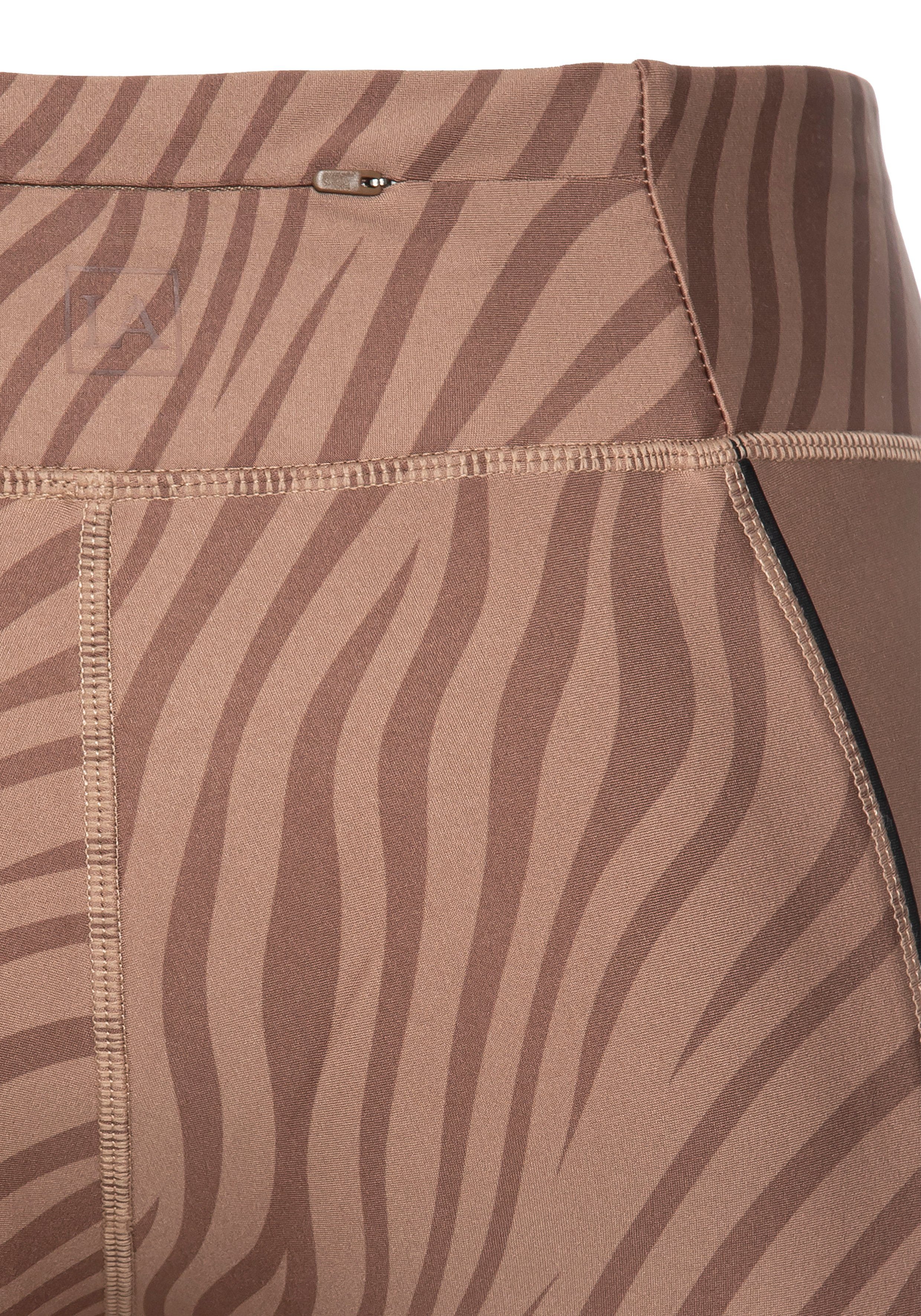 active by Lascana Short -Sportshorts Korte broek Sportshorts met subtiele zebraprint