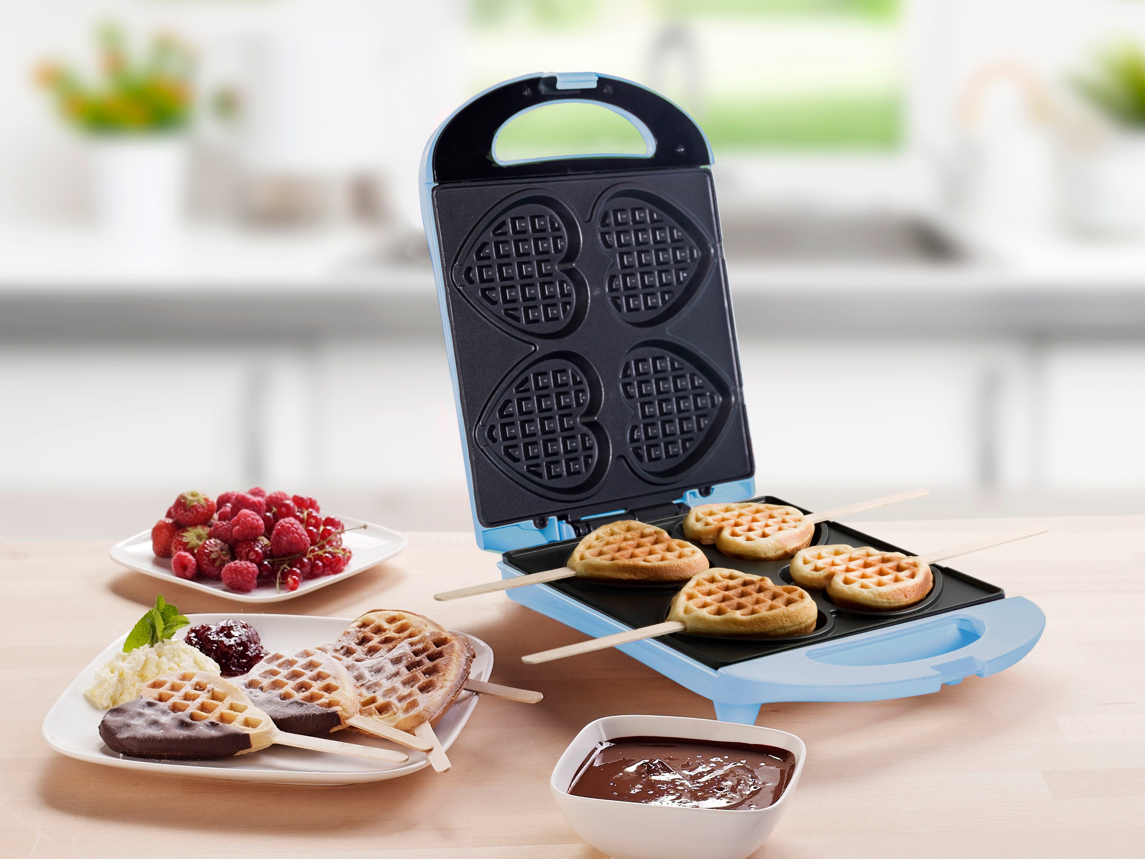 bestron Wafelijzer DSW271 voor hartwafels aan een stok voor hartvormige wafels aan een stokje, retrodesign