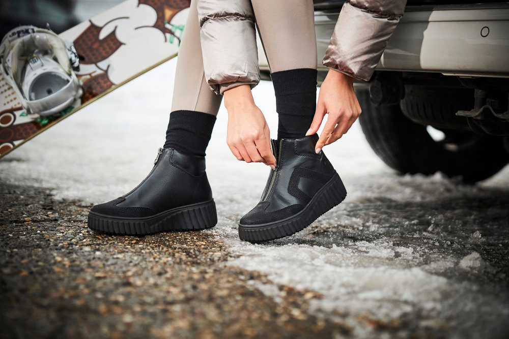 Rieker Boots zonder sluiting enkellaars, sleehak, plateaulaarzen met gewatteerde schaprand