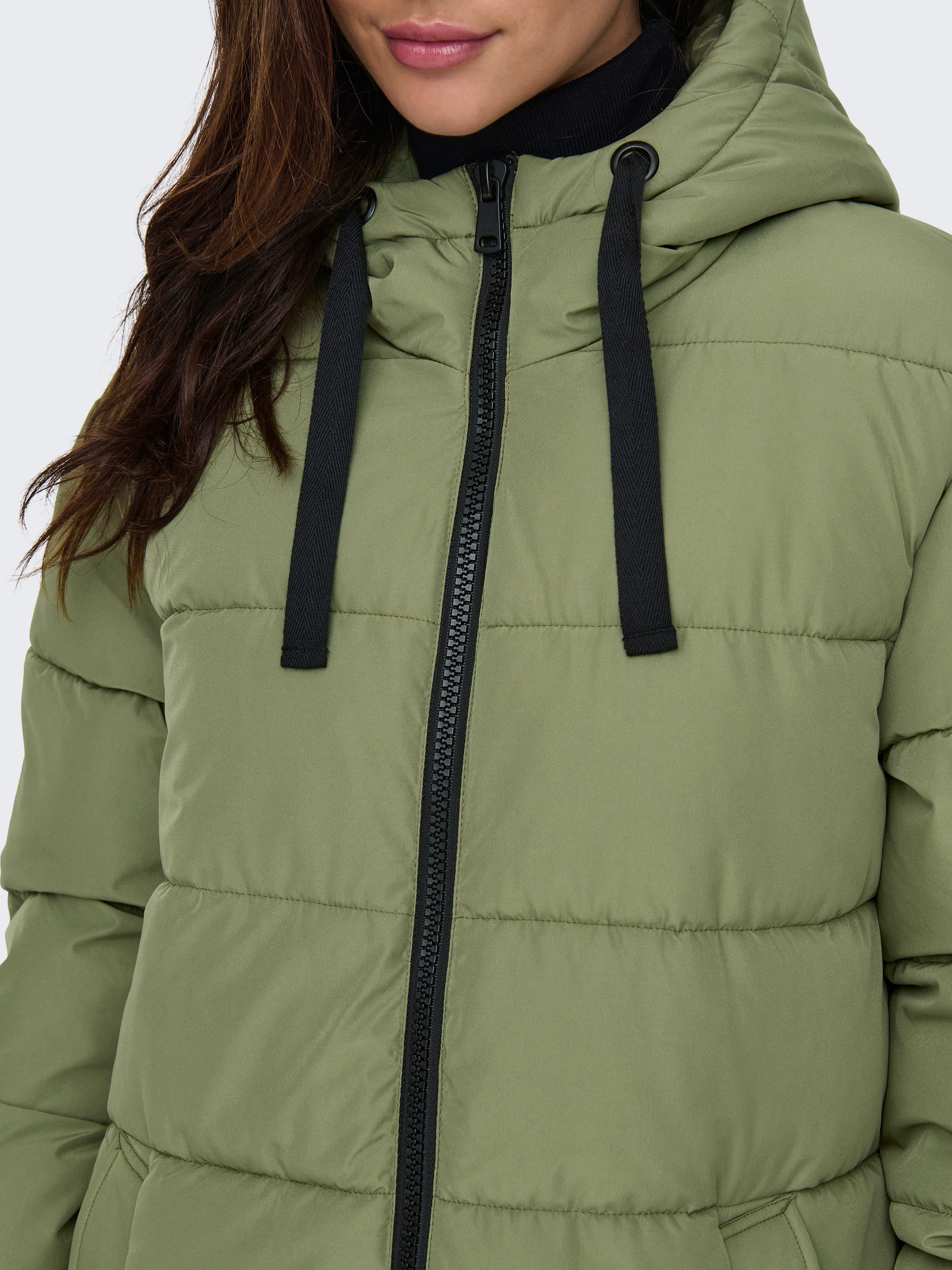 Only Gewatteerde jas ONLCLAIR PUFFER HOOD COAT OTW CC