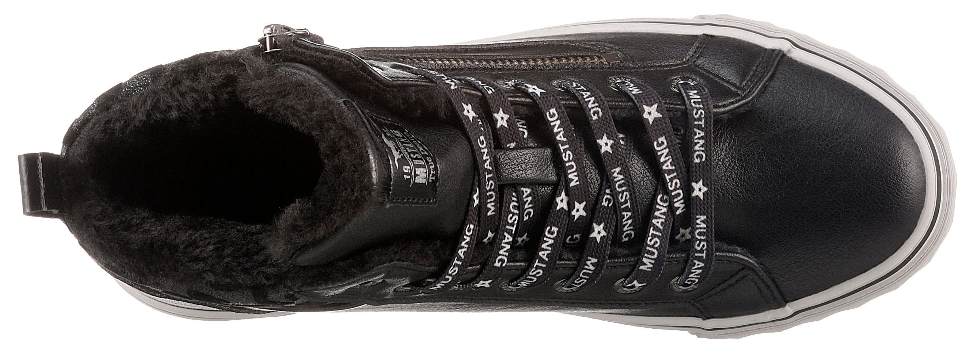 Mustang Shoes Sneakers met gedessineerde kraag van imitatiebont