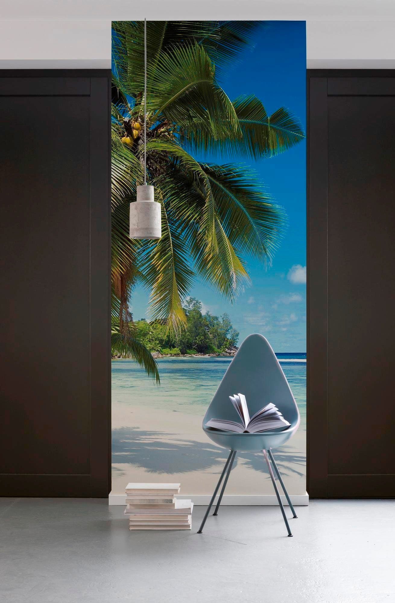 Komar Vliesbehang Digitale print vlies - Coconut Bay - Afmeting 100 x 280 cm (1 stuk)