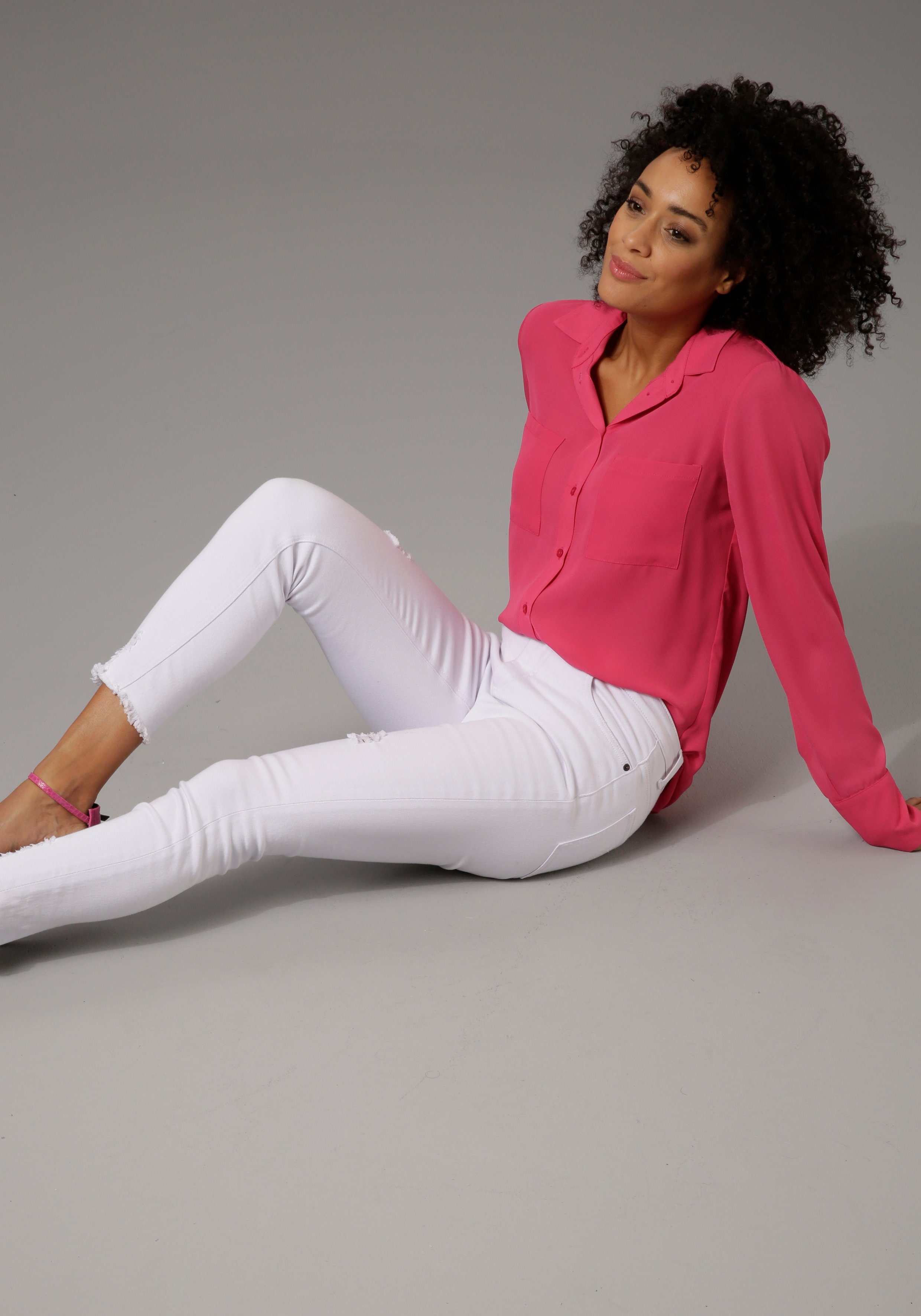 Aniston CASUAL Skinny fit jeans met vernietigde werking
