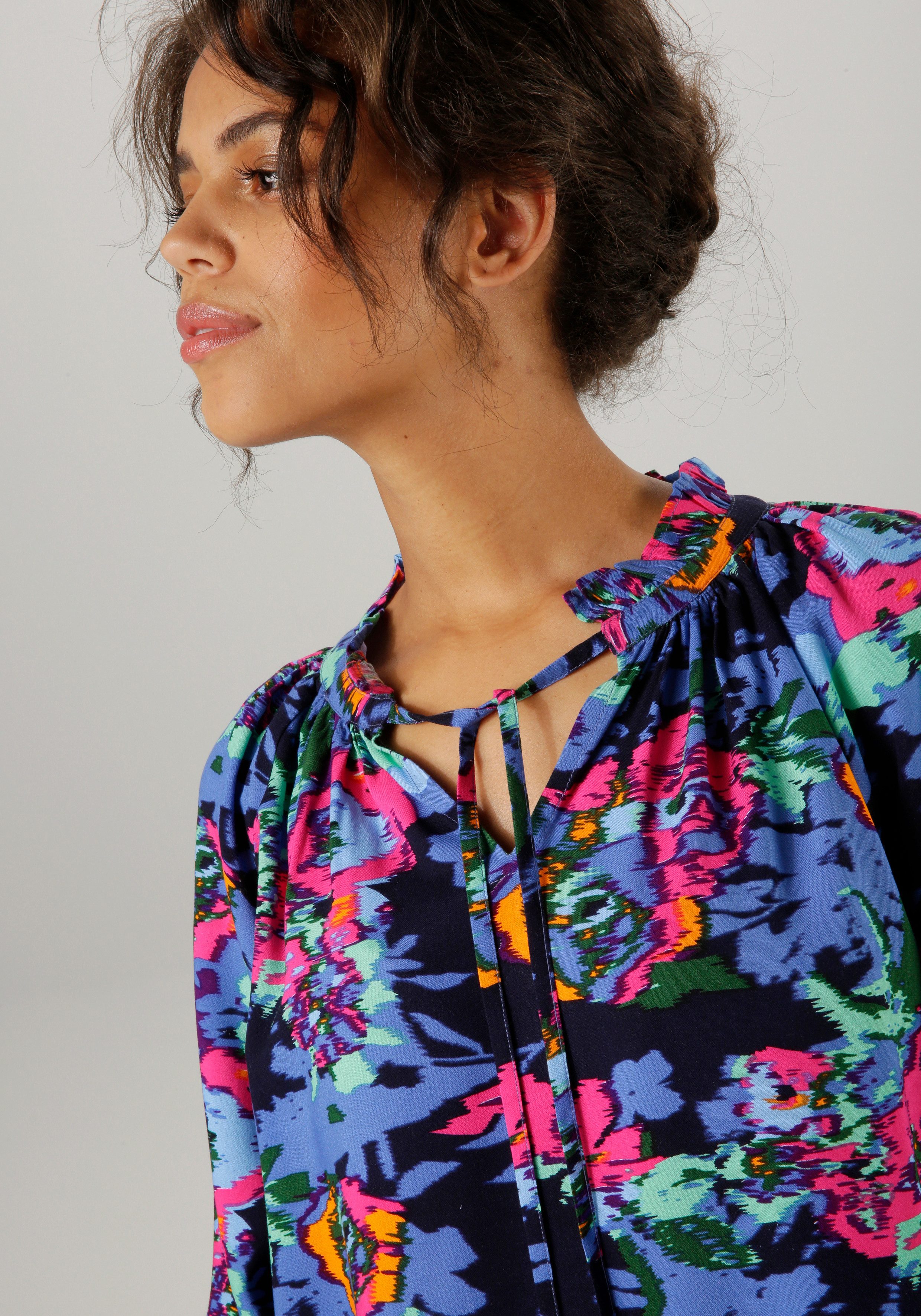 Aniston CASUAL Blouse zonder sluiting met kleurrijke grafische bloemenprint