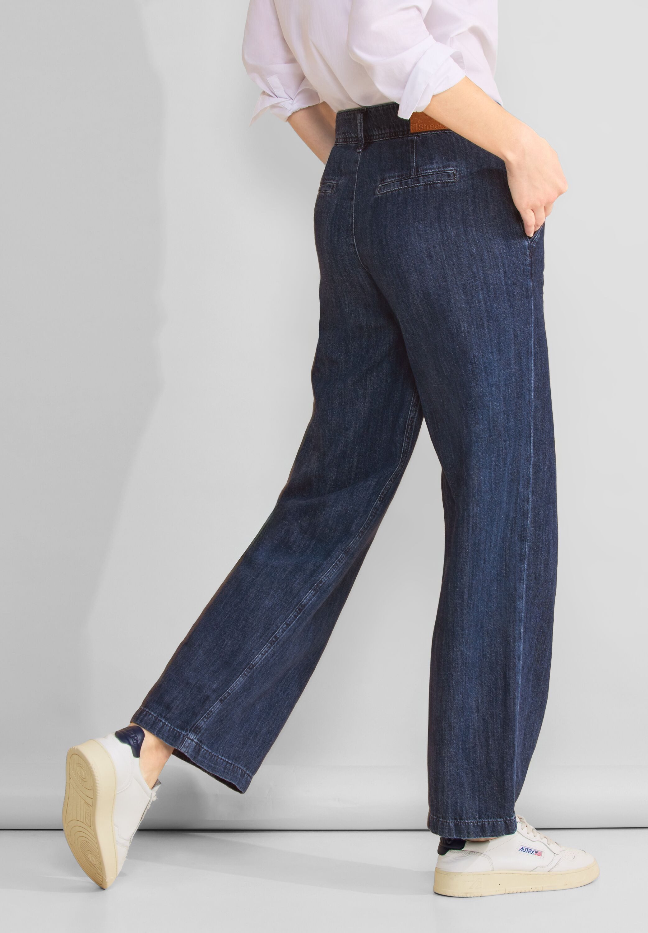 STREET ONE High-waist jeans met 2-knoopsluiting