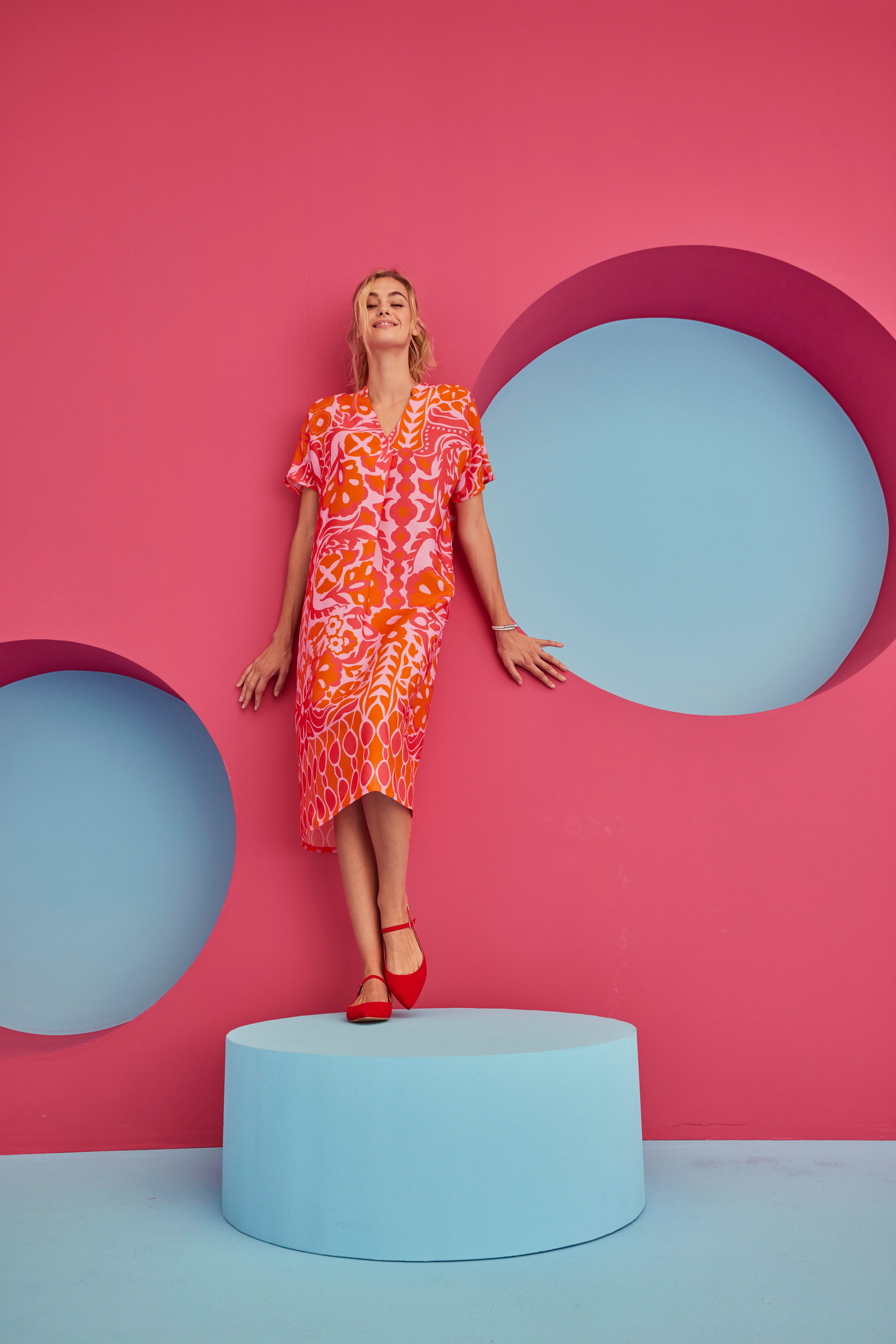 Aniston CASUAL Zomerjurk met extravagante grafische print nieuwe collectie