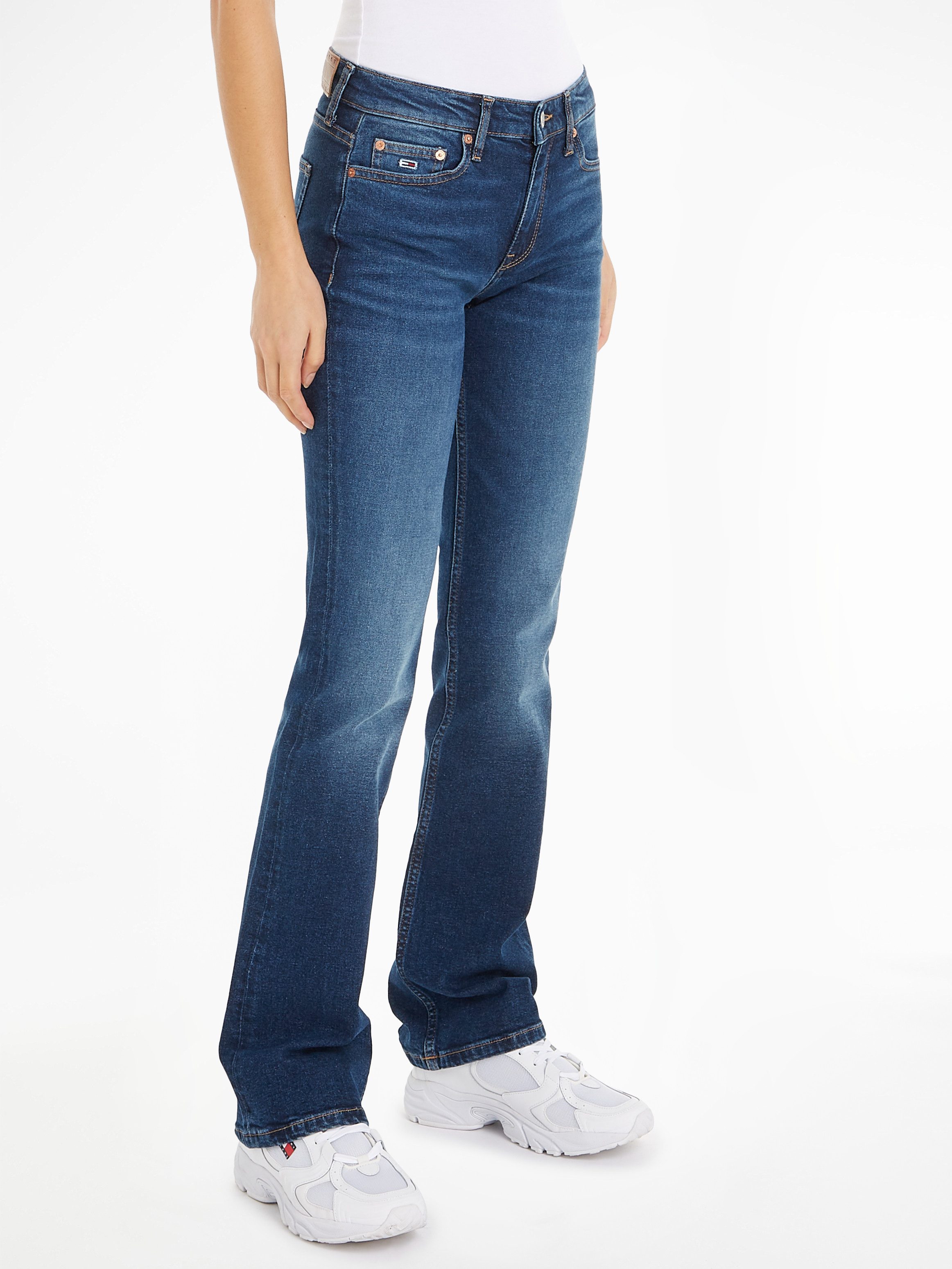 TOMMY JEANS Bootcut jeans MADDIE MD BC DH5161 met logo-badge en borduurwerk
