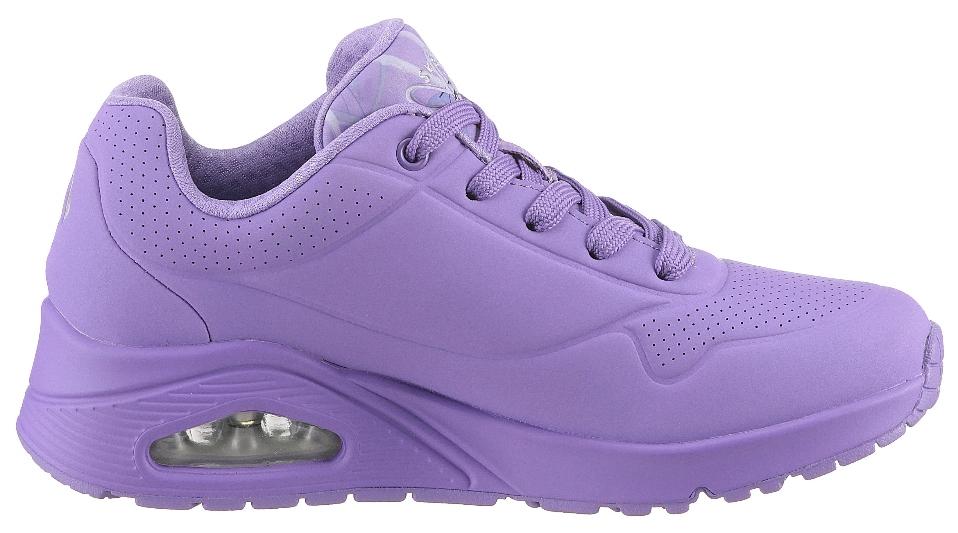 Skechers Sneakers met sleehak UNO-SPREAD THE LOVE Vrijetijdsschoen, lage schoen, veterschoen met coole graffiti-print