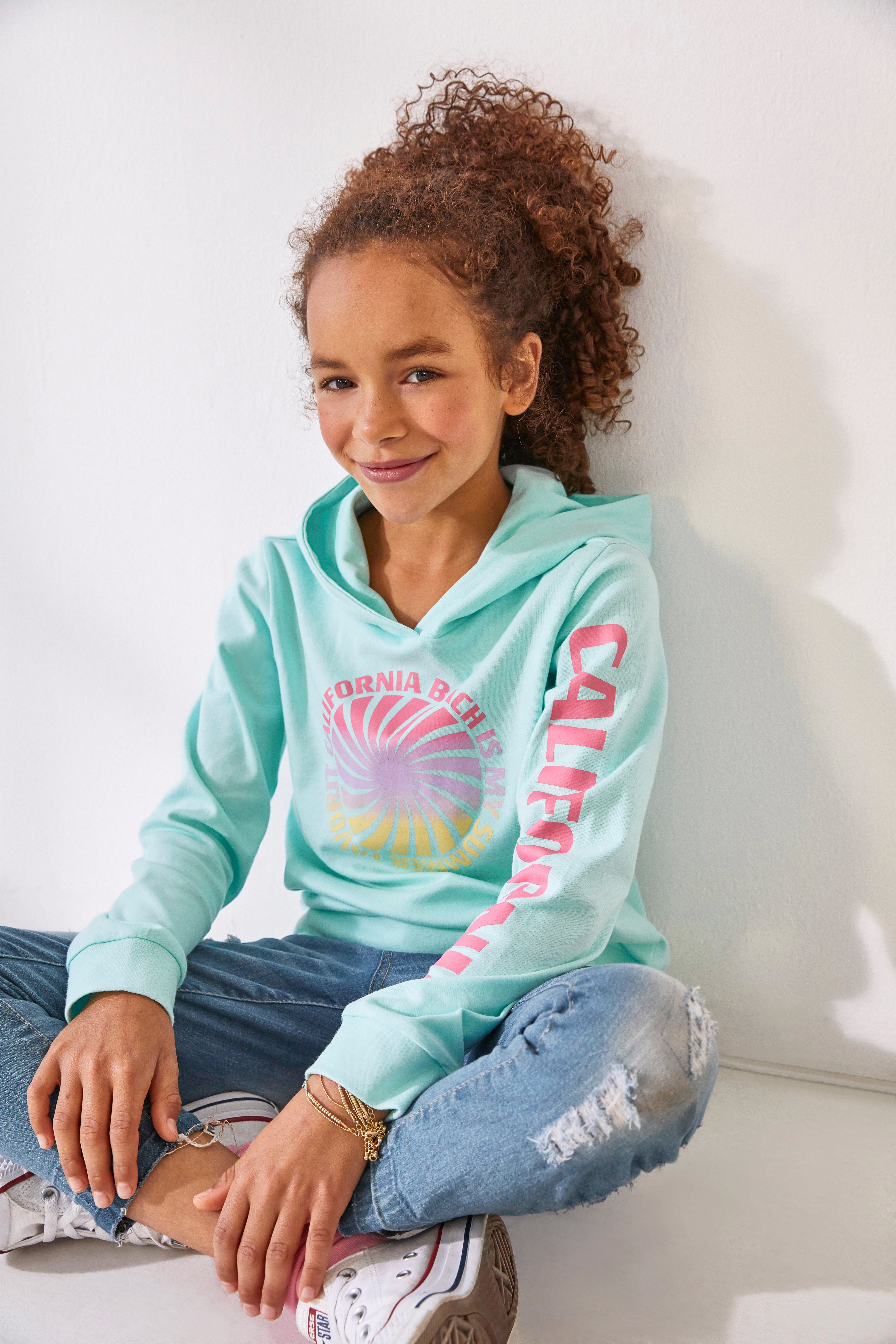 KIDSWORLD Capuchonshirt , Lange mouwen shirt met mouwprint Lange mouwen, rechte pasvorm, met coole print