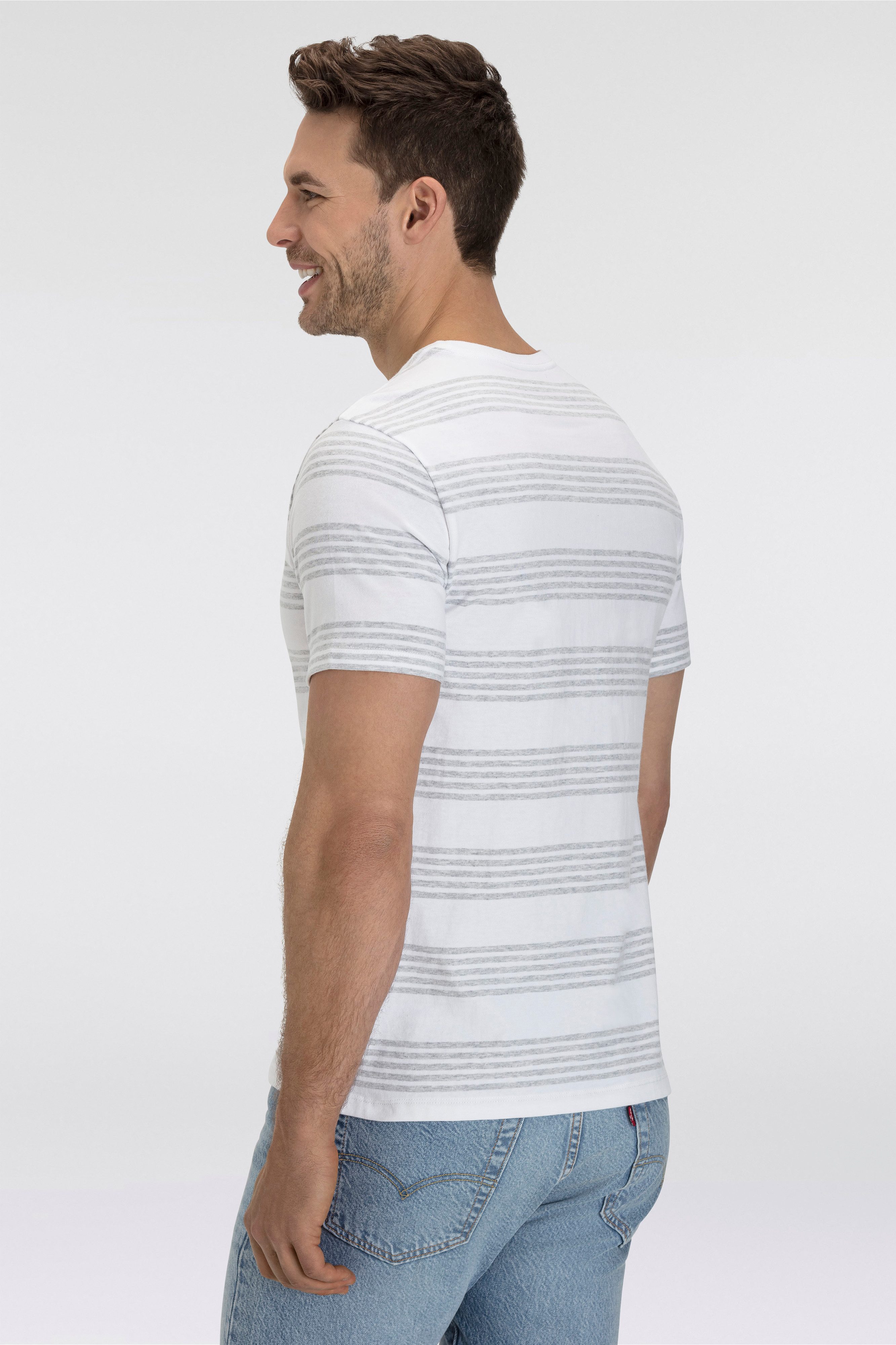 Levi's® T-shirt met gestreept patroon