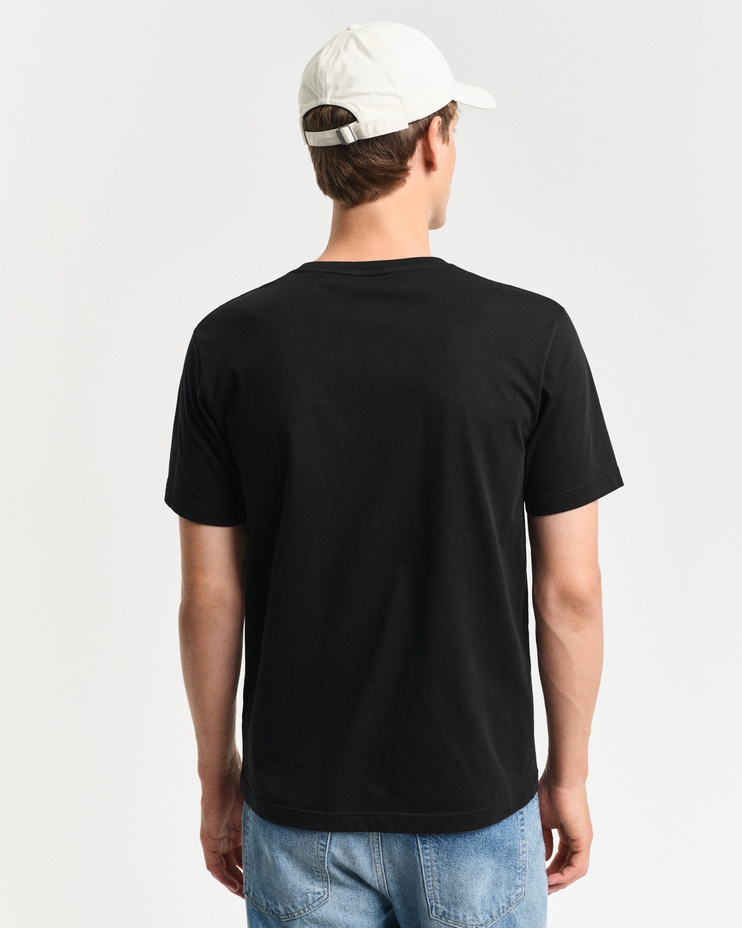 Gant T-shirt REG ARCHIVE SHIELD EMB SS T-SHIRT geïnspireerd door het archief uit de jaren '80