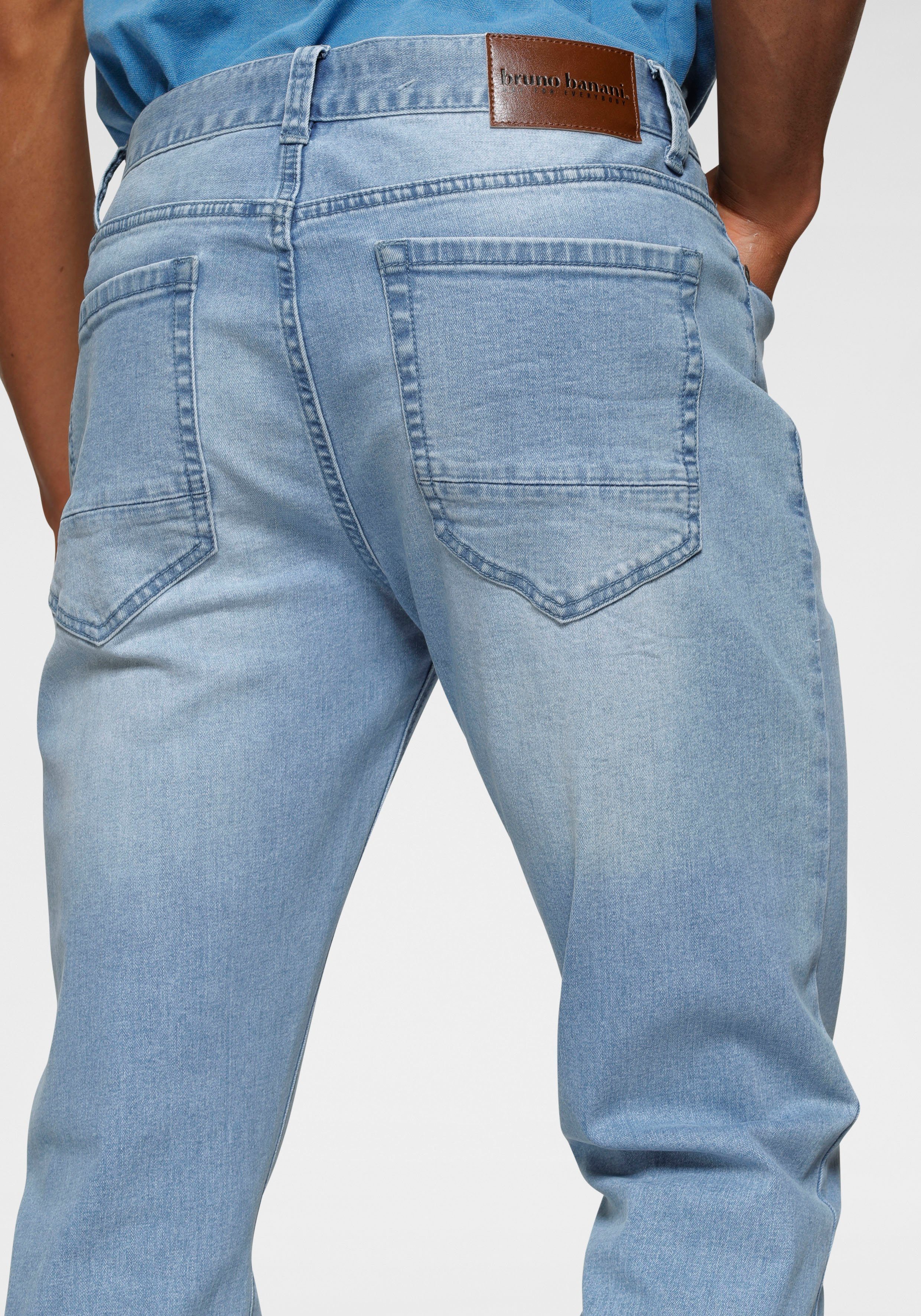Bruno Banani Straight jeans Hutch rechte broekspijpen, gedeeltelijk met modieuze destroyed-effecten,