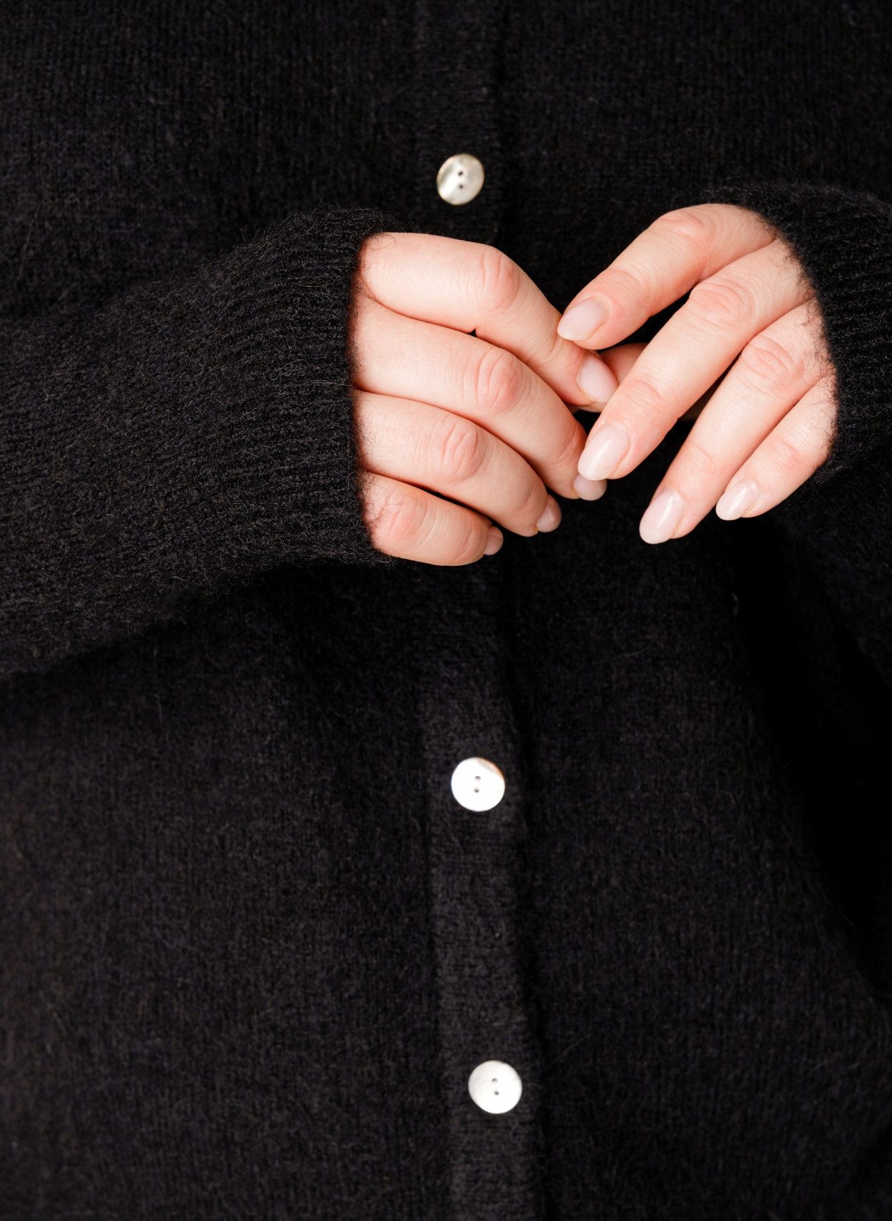 Base Level Curvy Cardigan Yulia met wol en knoopsluiting
