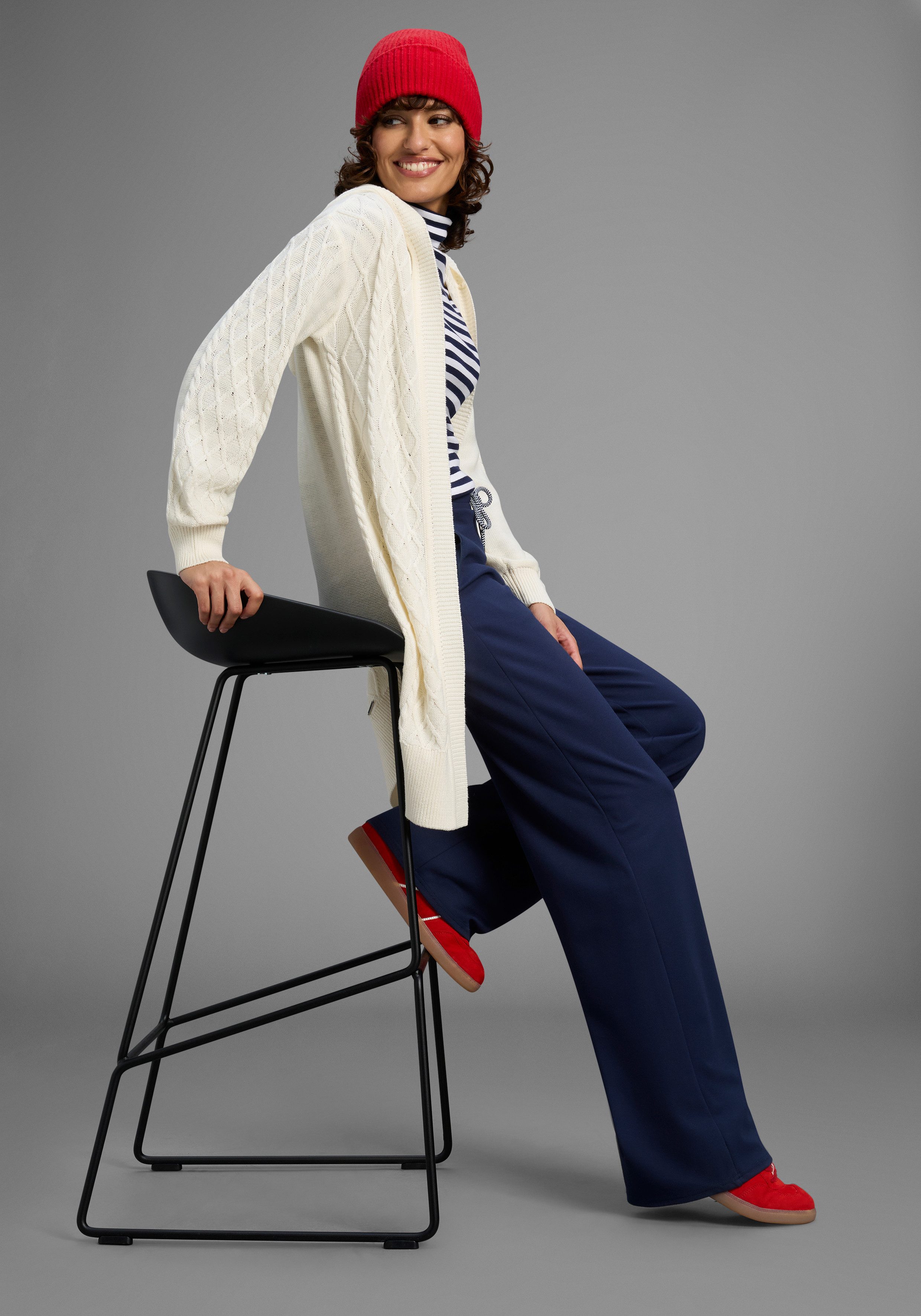 Laura Scott Lang vest Overgangsbreisel met capuchon en kabelbreisel - NIEUWE COLLECTIE