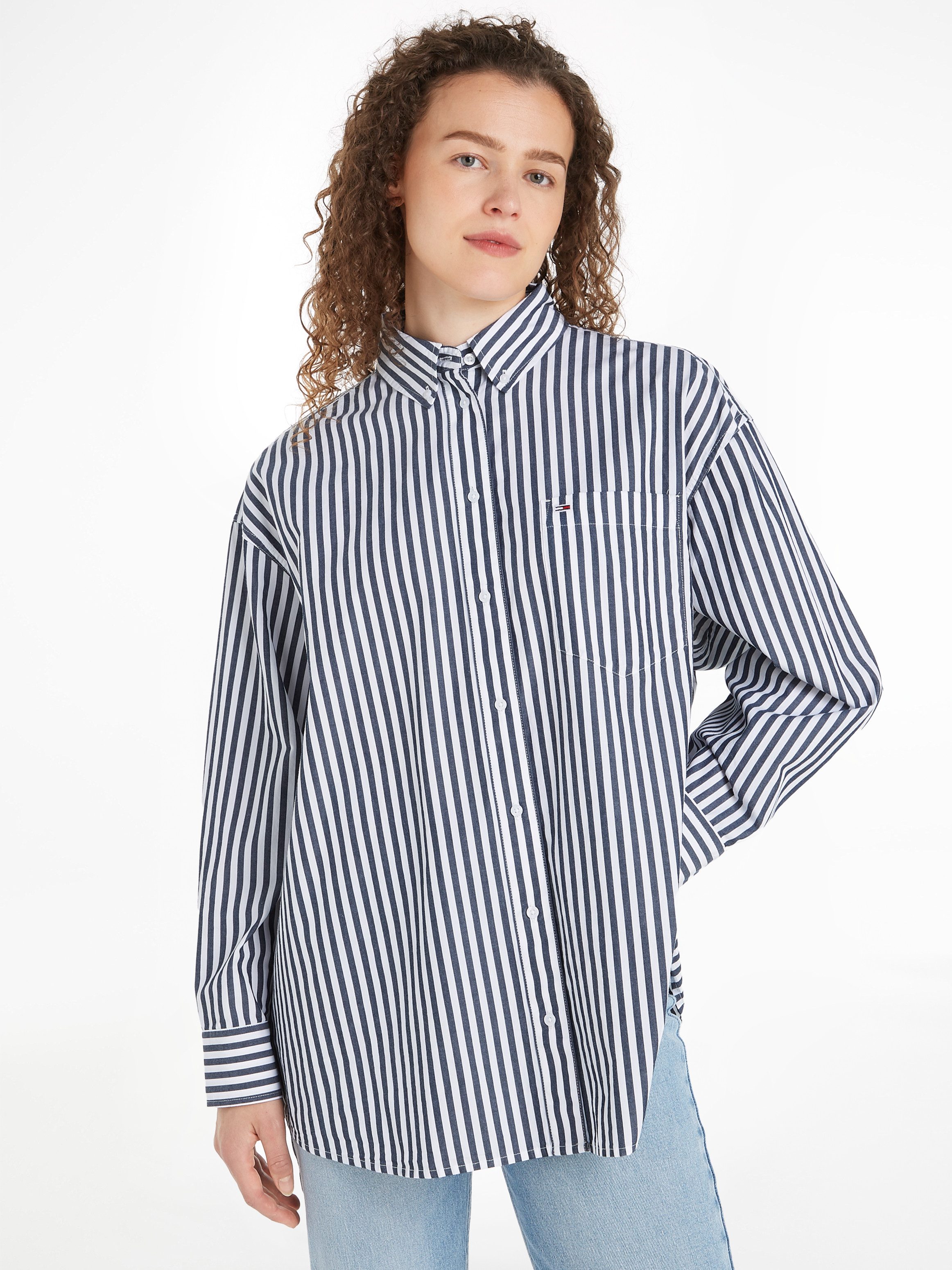 TOMMY JEANS Overhemdblouse TJW OVS PINSTRIPE SHIRT in modieuze naaldstrepen