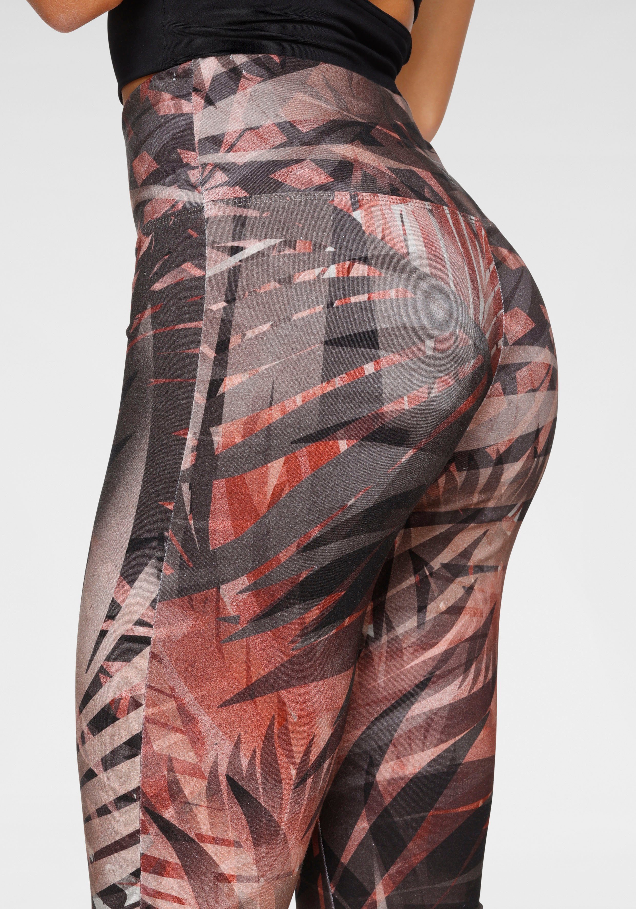 active by Lascana Caprilegging Tropical met abstracte palmenprint