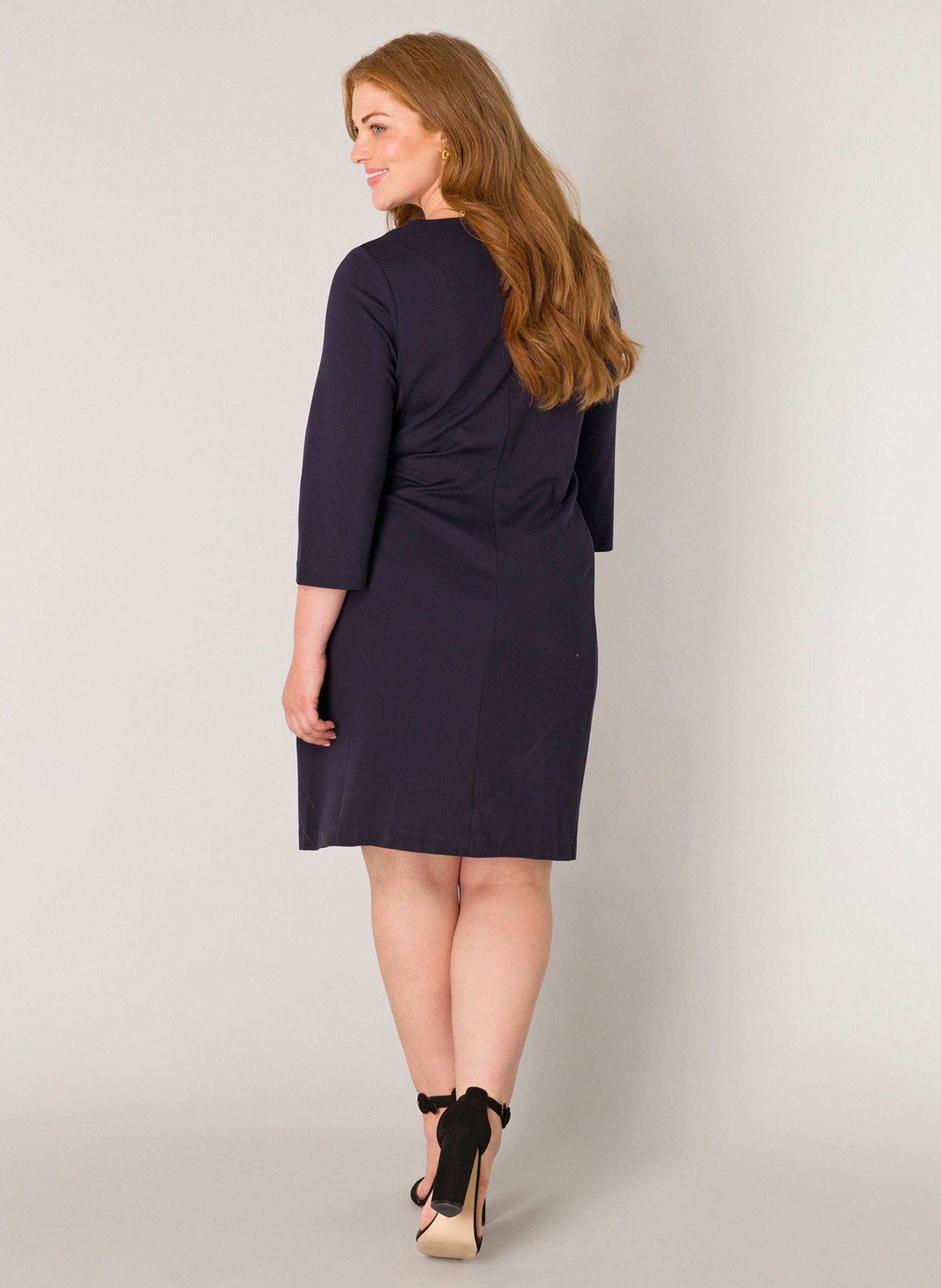 Base Level Curvy Kokerjurk Addy in vormvast viscosemix