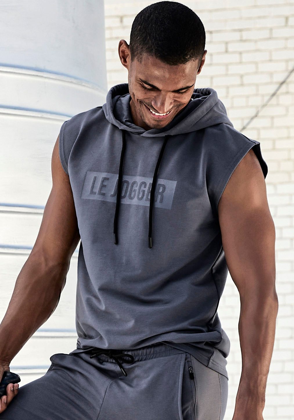 le jogger® Capuchontrui met print en koordtrek
