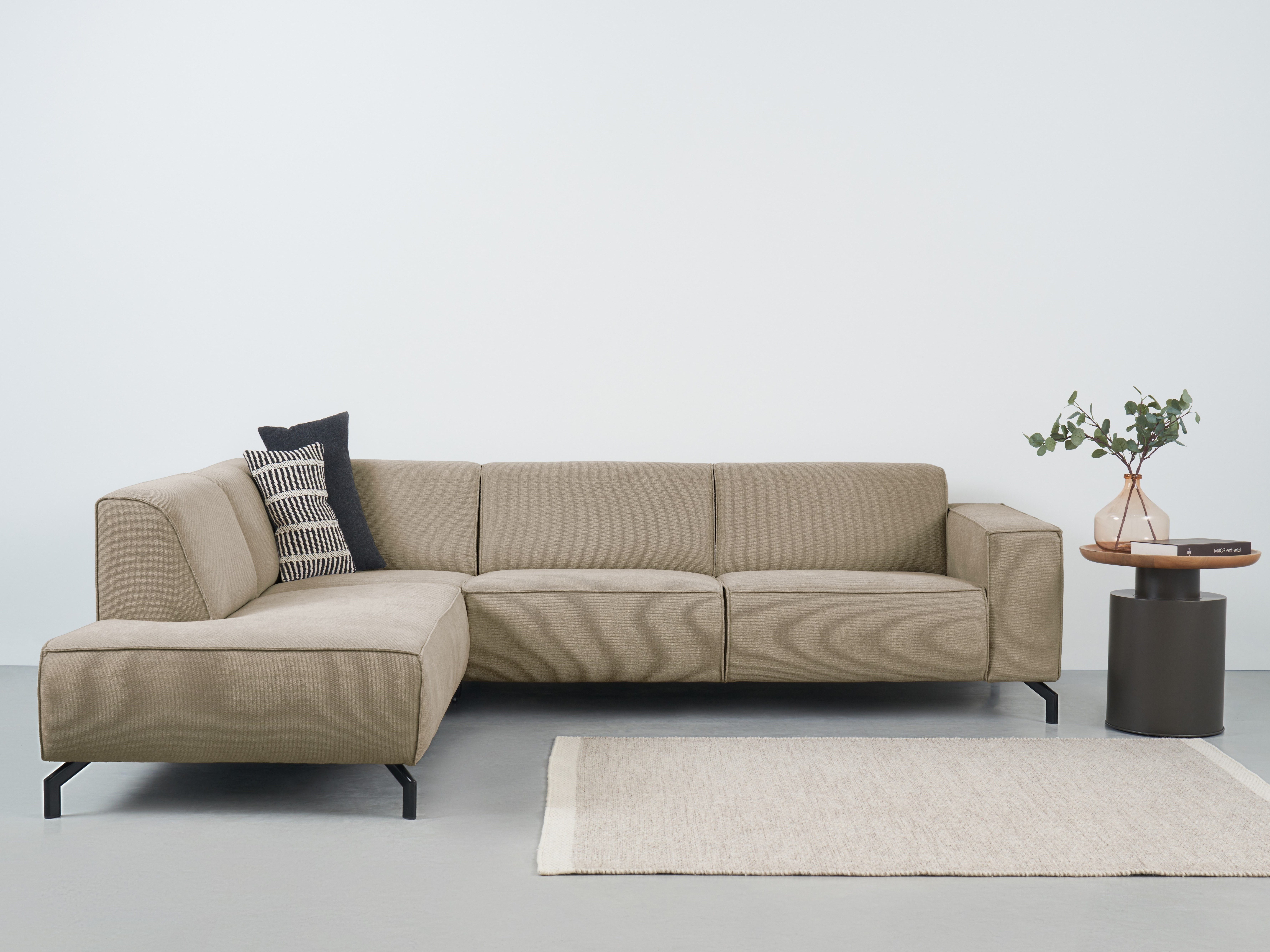 Places of Style Hoekbank Lorcan, breedte 275 cm, zacht zitgevoel met zwarte metalen poten, lederlook en zachte structuurstof