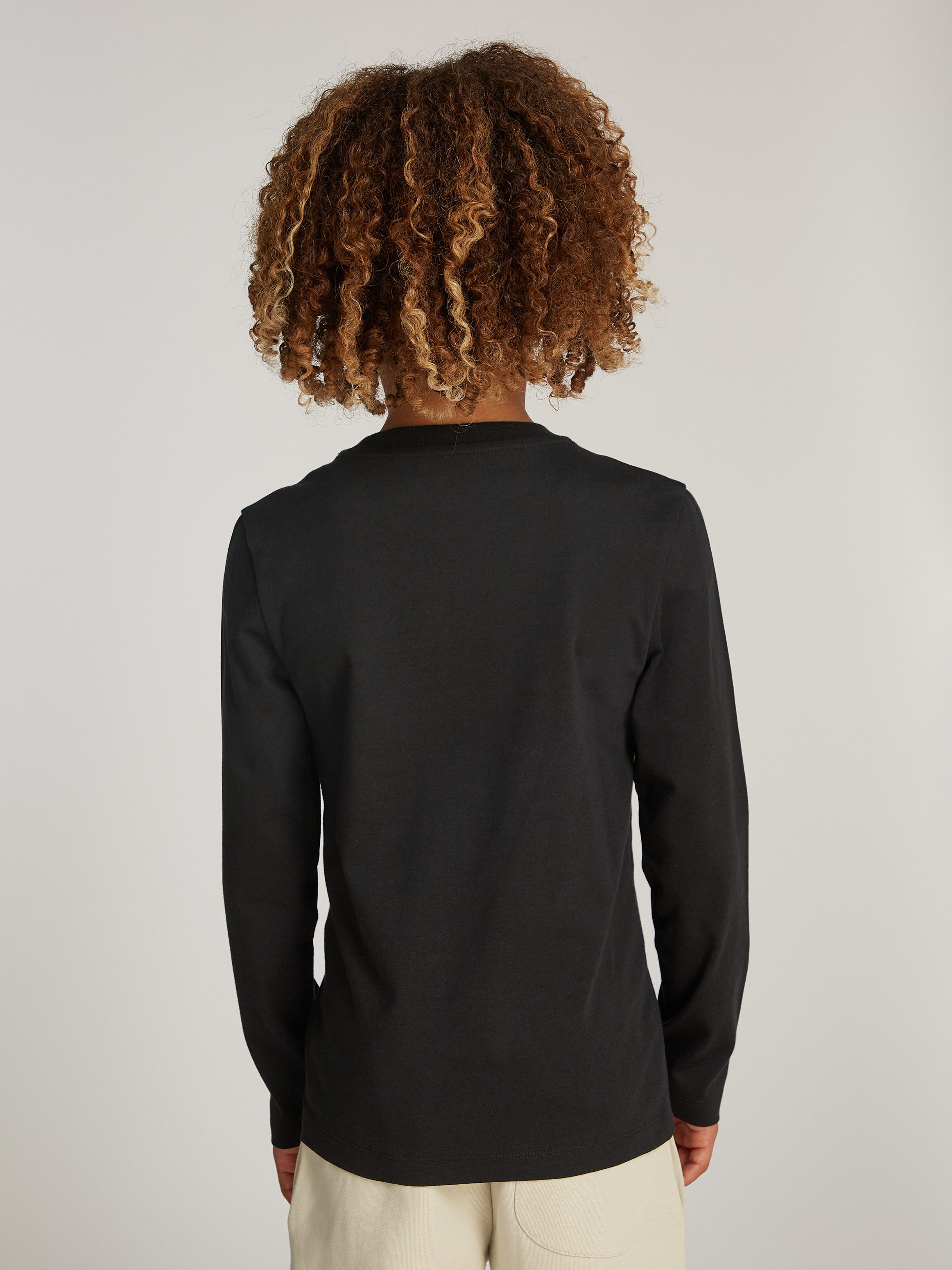 Calvin Klein Shirt met lange mouwen Badge Reg. Ls T-Shirt voor kinderen tot 16 jaar en met logo-patch