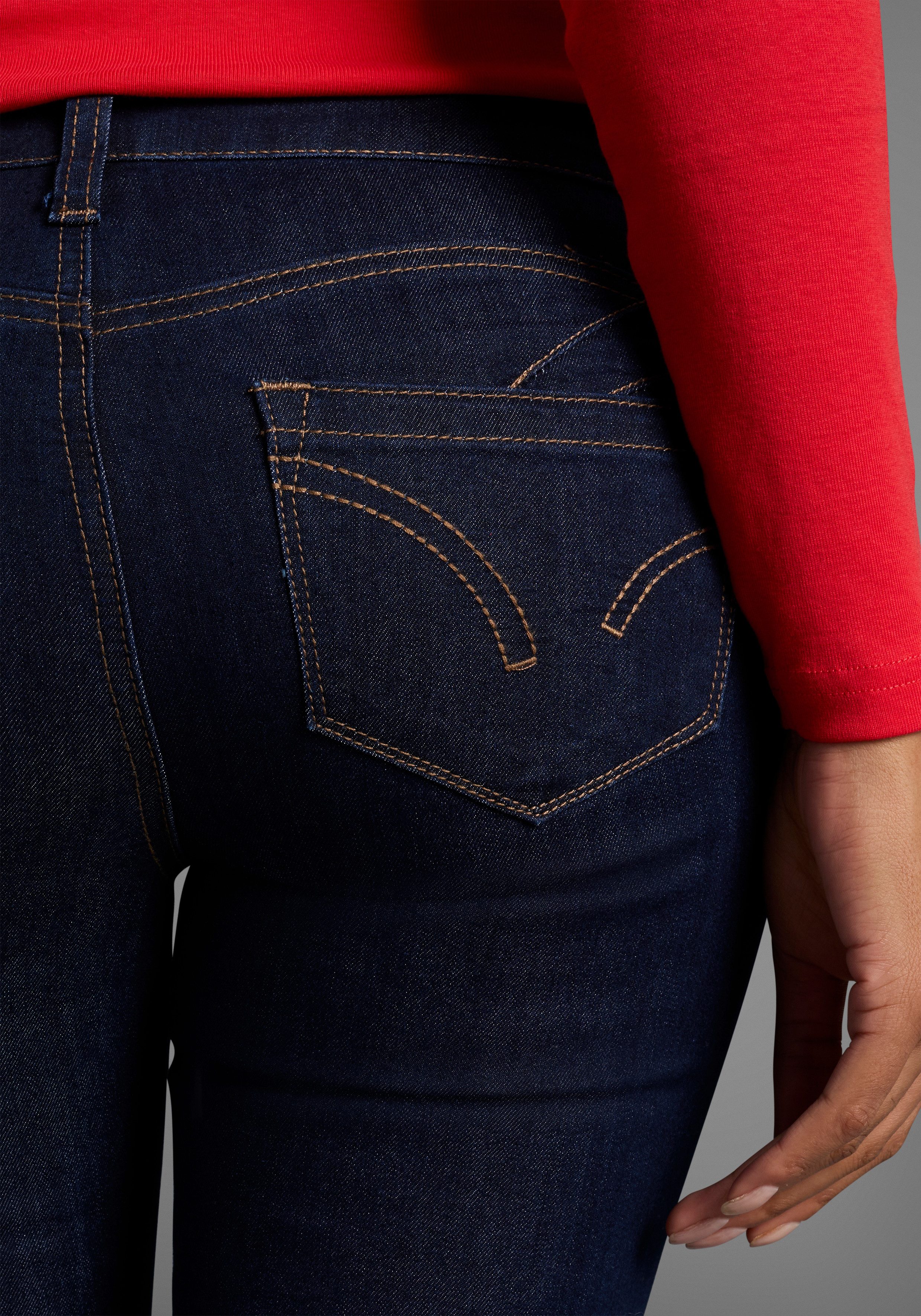 Arizona Skinny fit jeans Shaping skinny pasvorm, normale taille, in stretchkwaliteit, used-look