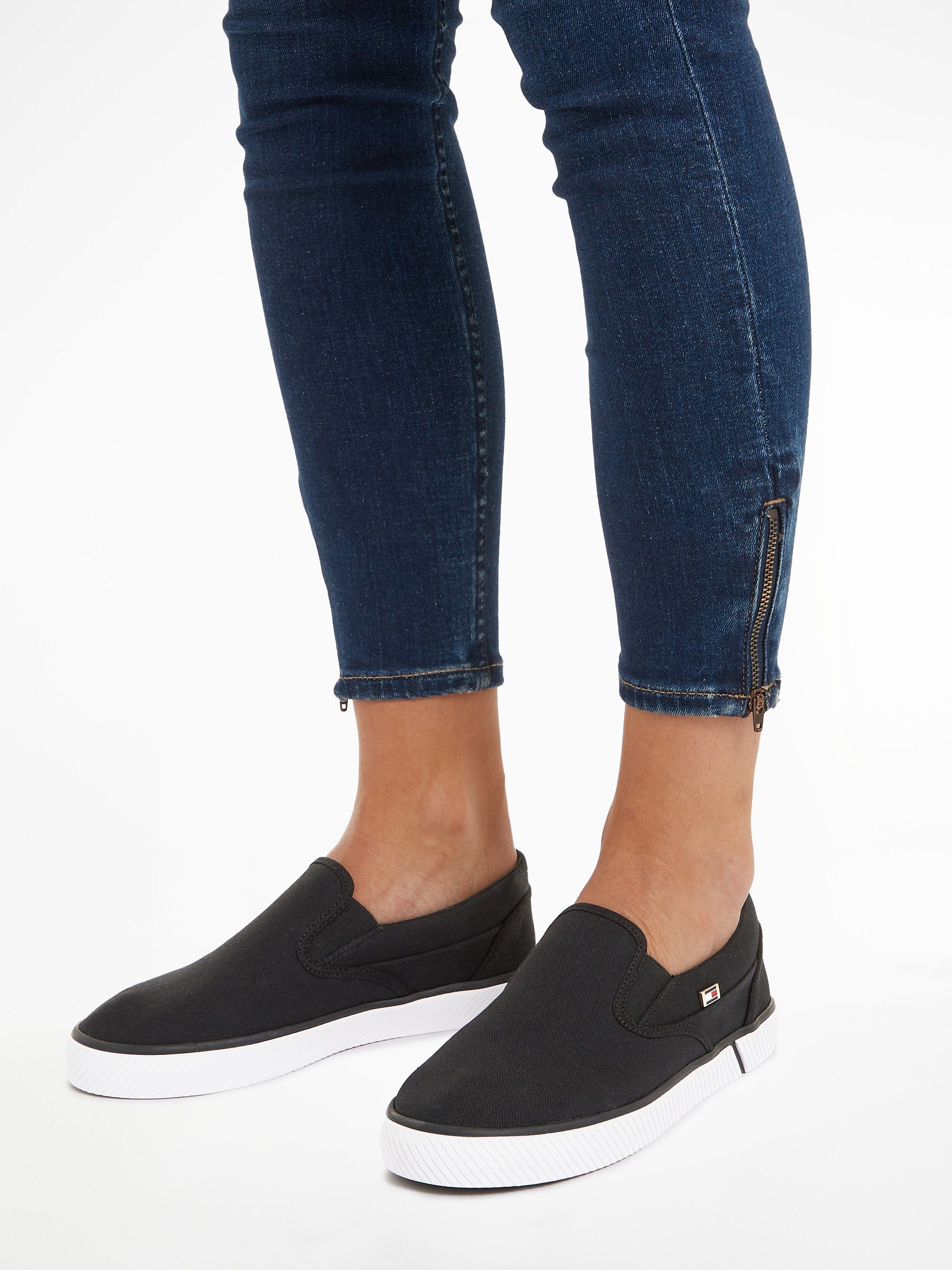 Tommy Hilfiger Slip-on sneakers VULC CANVAS SLIP-ON SNEAKER , slipper, vrijetijdsschoen, zomerschoen met zijstretchinzetten