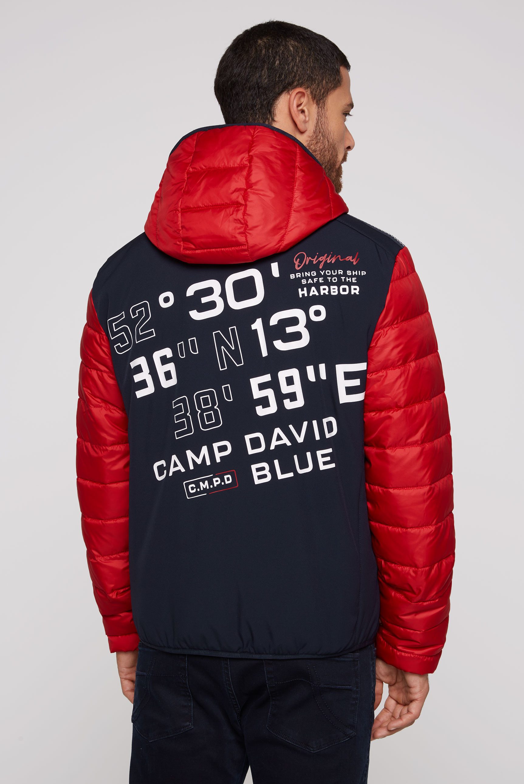 CAMP DAVID Gewatteerde jas met kleur-blokkering en rug-print