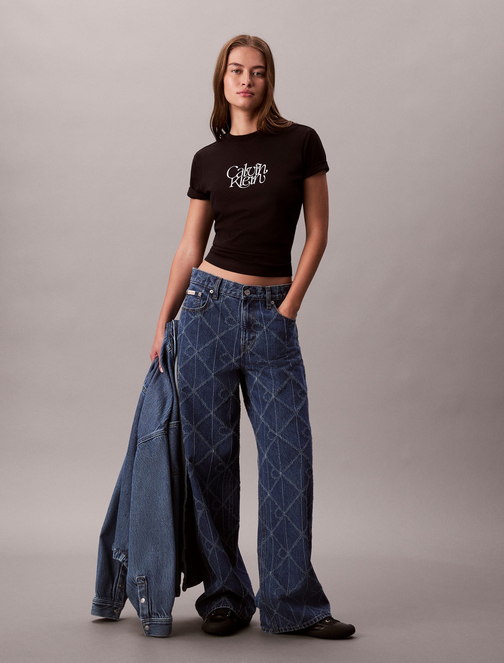 Calvin Klein T-shirt SS FITTED SCRIPT CALVIN KLEIN TE