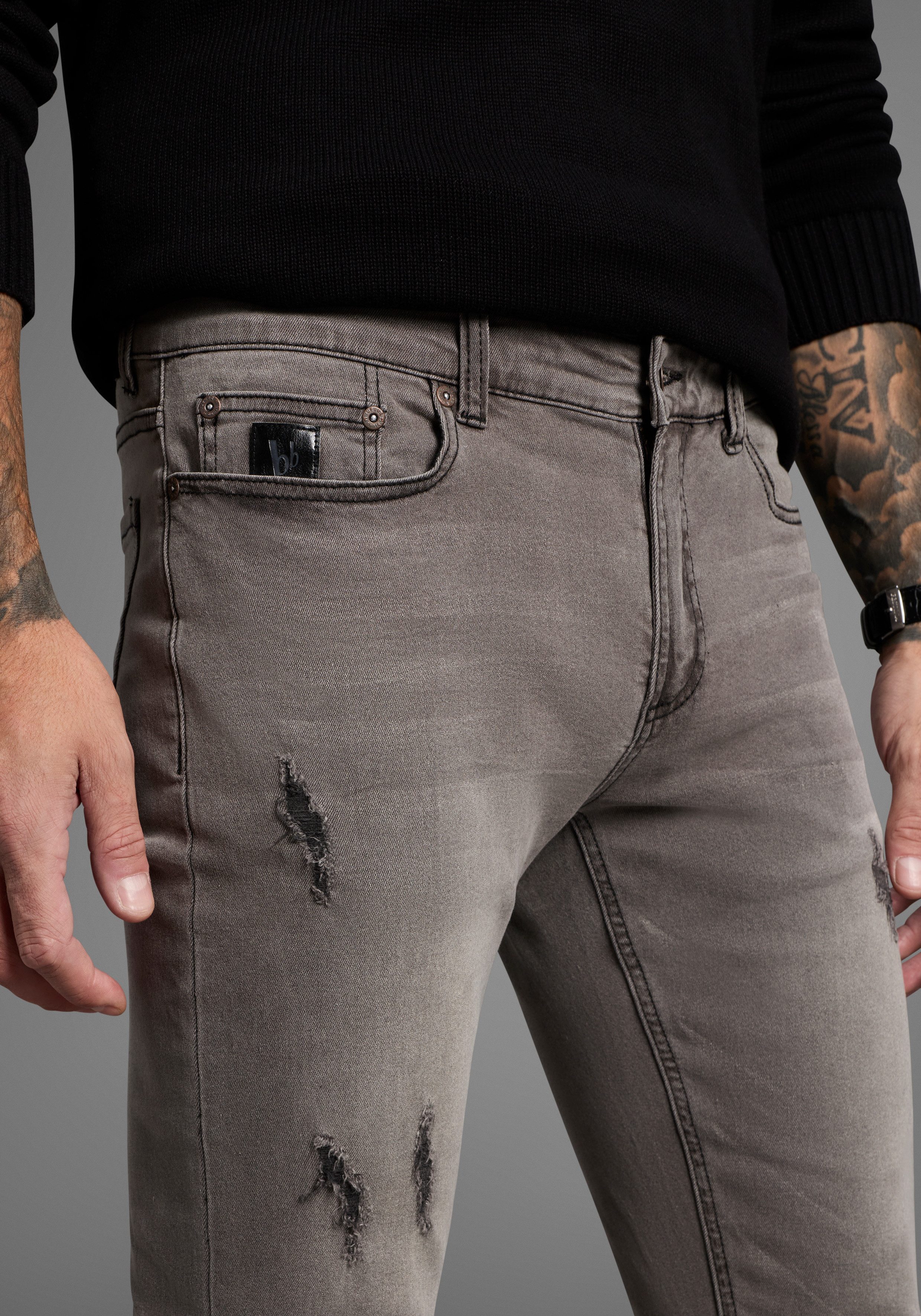 Bruno Banani Straight jeans Hutch rechte broekspijpen, gedeeltelijk met modieuze destroyed-effecten,