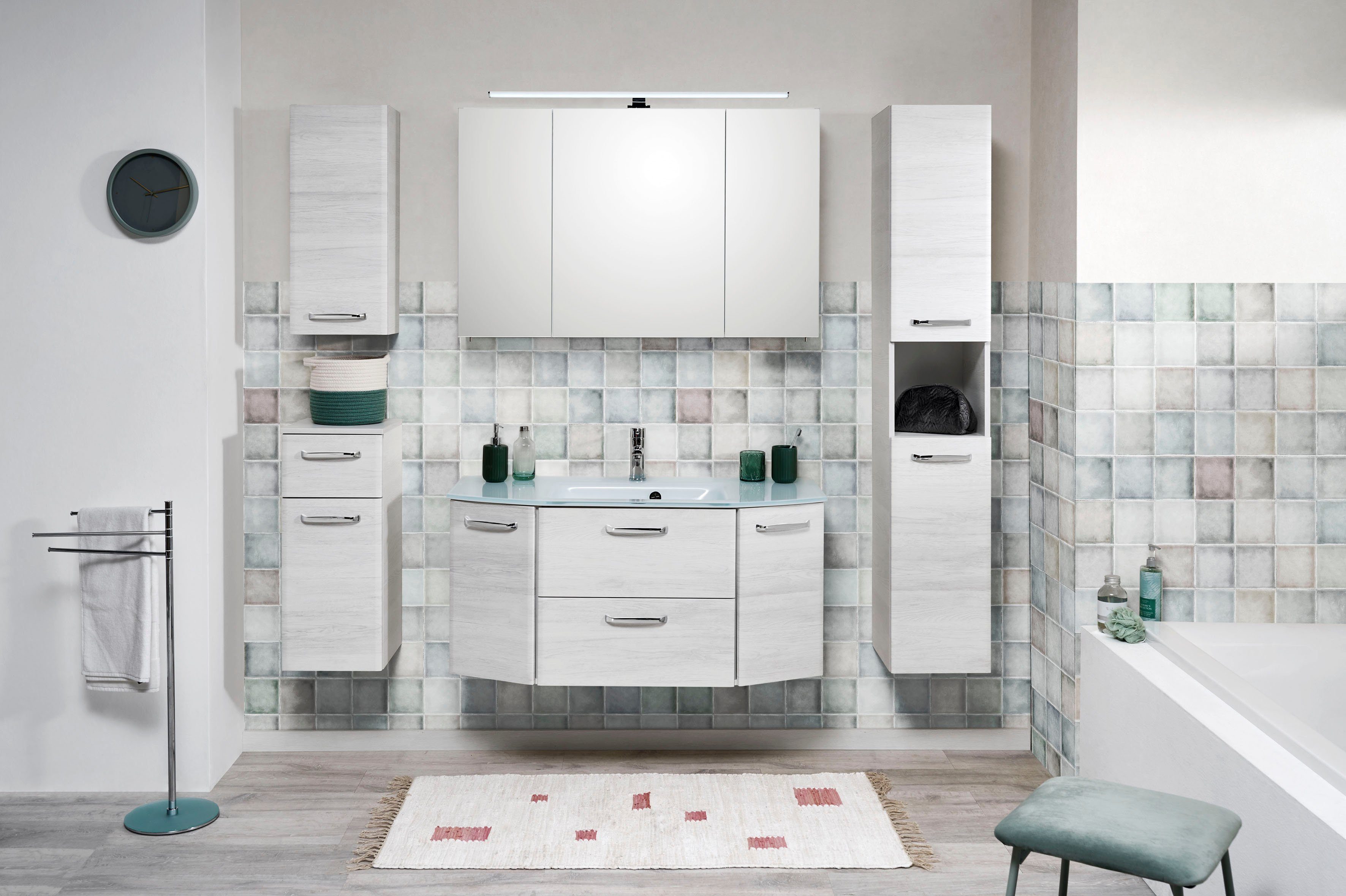 Saphir Hangend kastje Quickset wand-badkast 30 cm breed met 1 deur en 2 glazen legplanken Badkamer-hangend kastje inclusief deurdemper, grepen in glanzend chroom