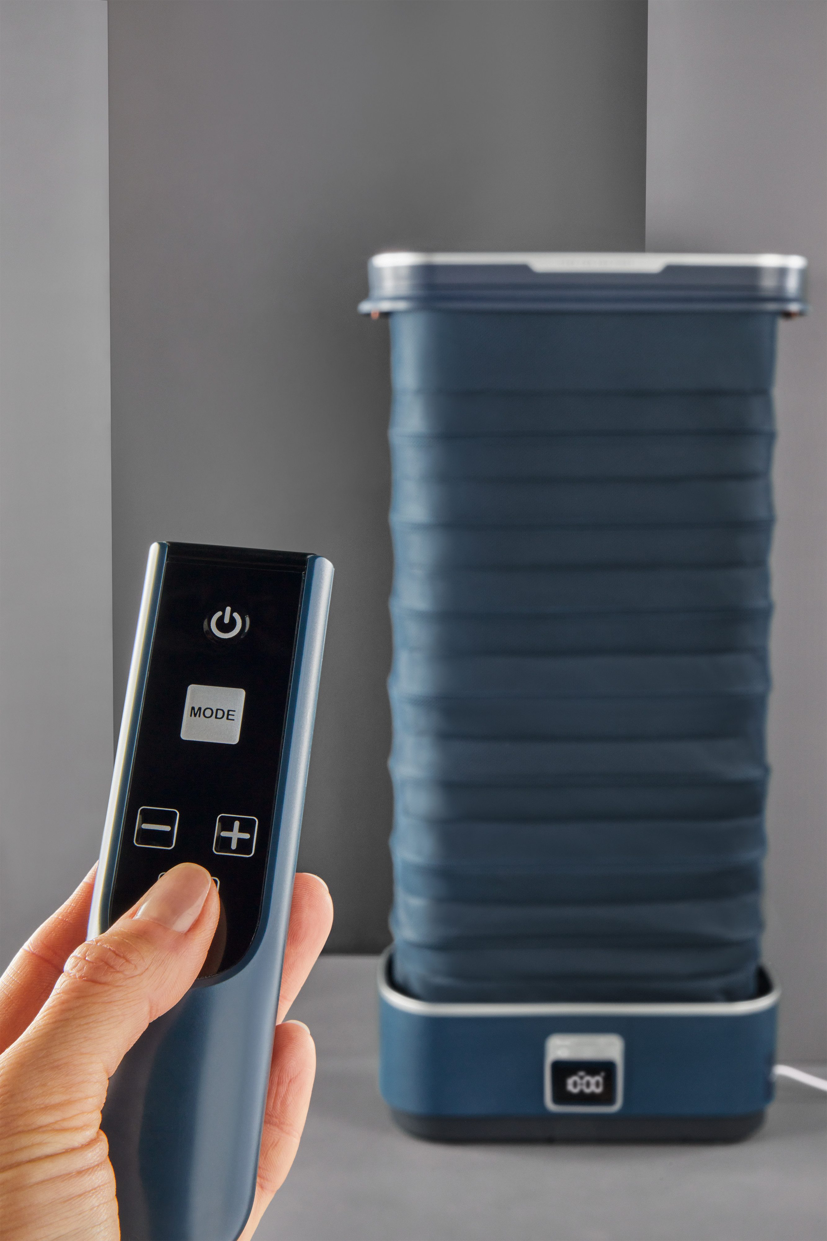 Tefal Kledingstomer YT2020 Care For You First voor textiel, automatisch ontknopen, desinfecteren en verfrissen