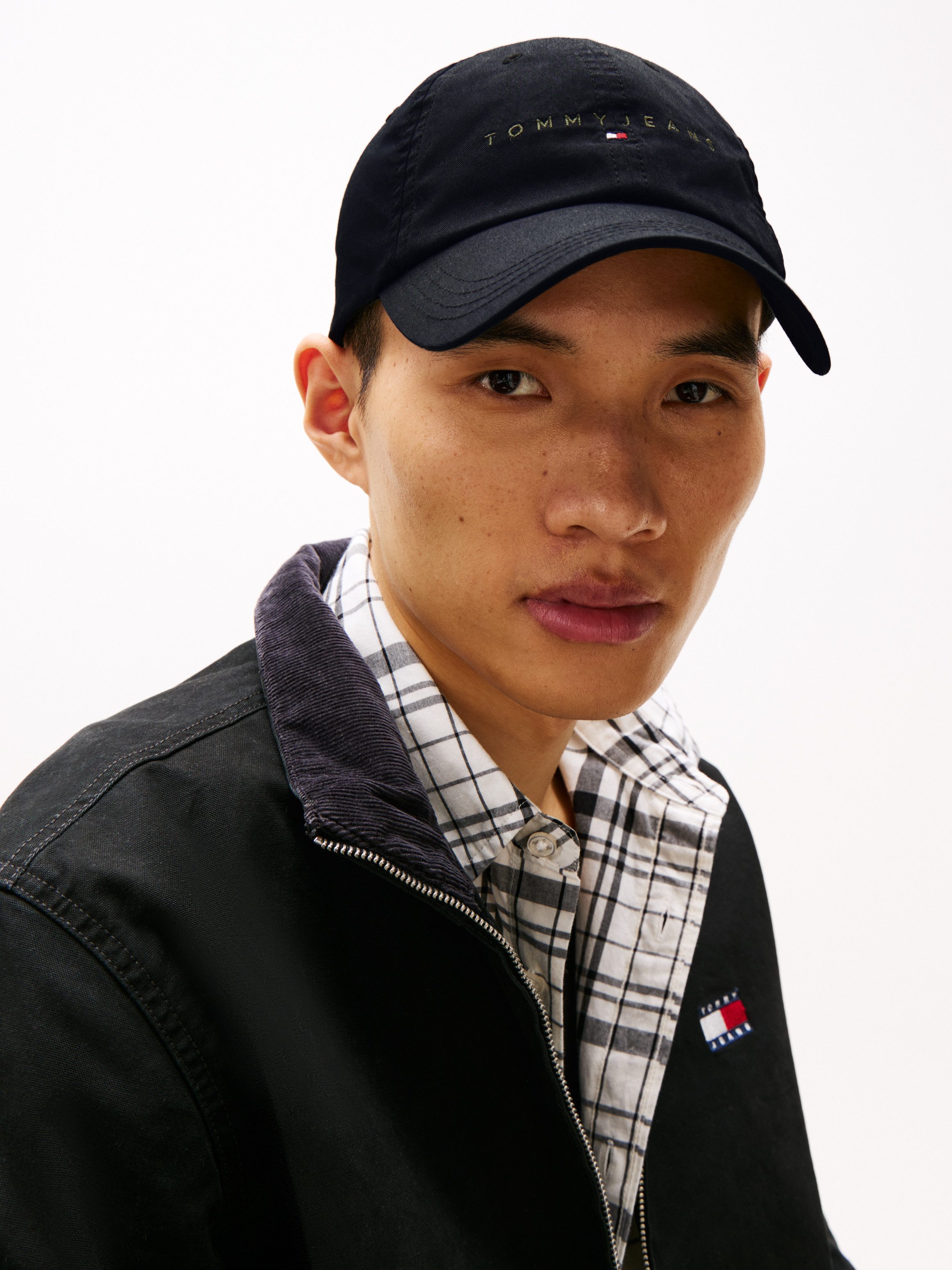 TOMMY JEANS Baseball pet TJM LINEAR LOGO CAP Klem sluiting, logo borduursel, Tommy Jeans tekst UNISEX