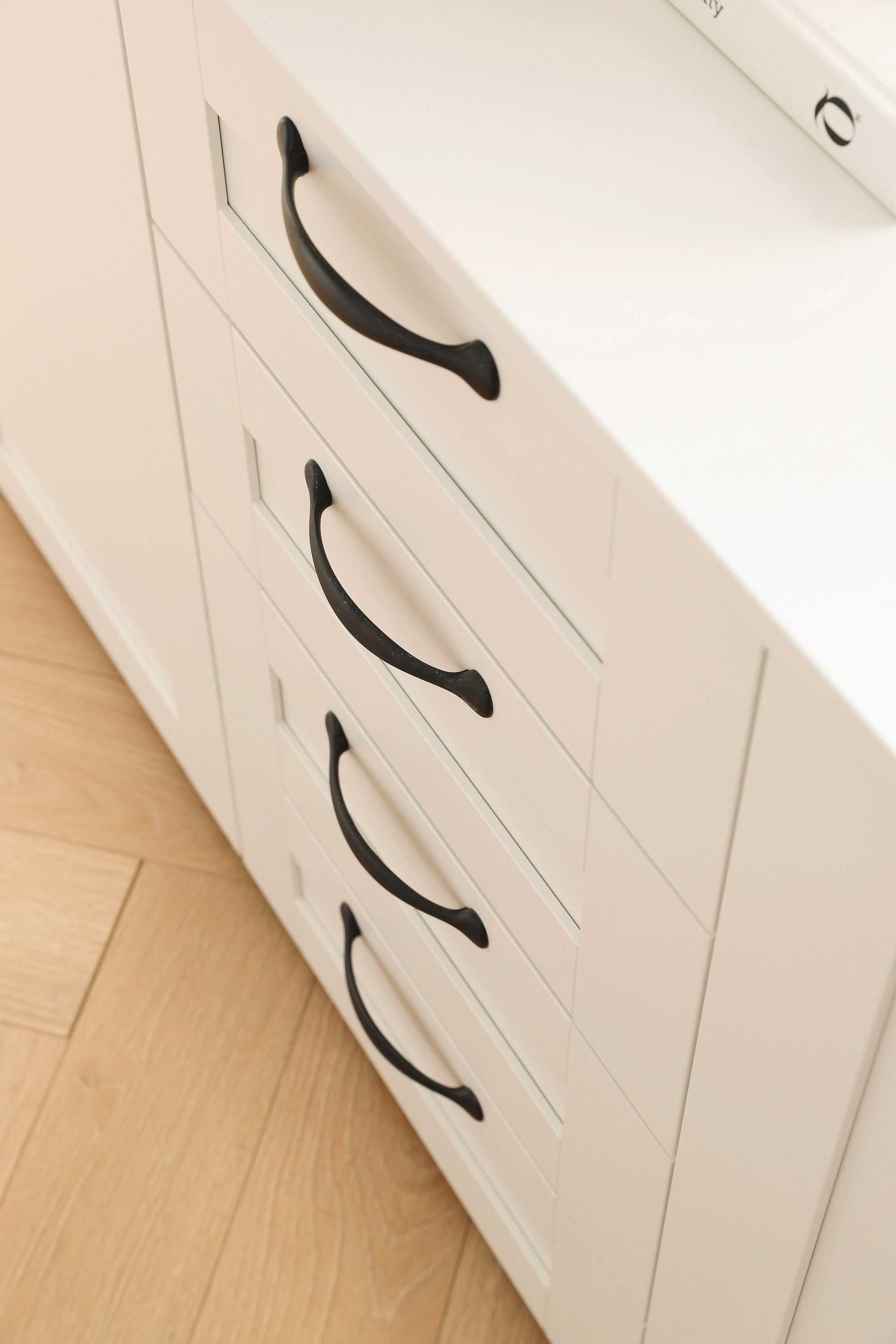 rauch Kast met laden en deuren Cottage by Aditio in scandinavische landelijke stijl, 4 laden met soft-closefunctie