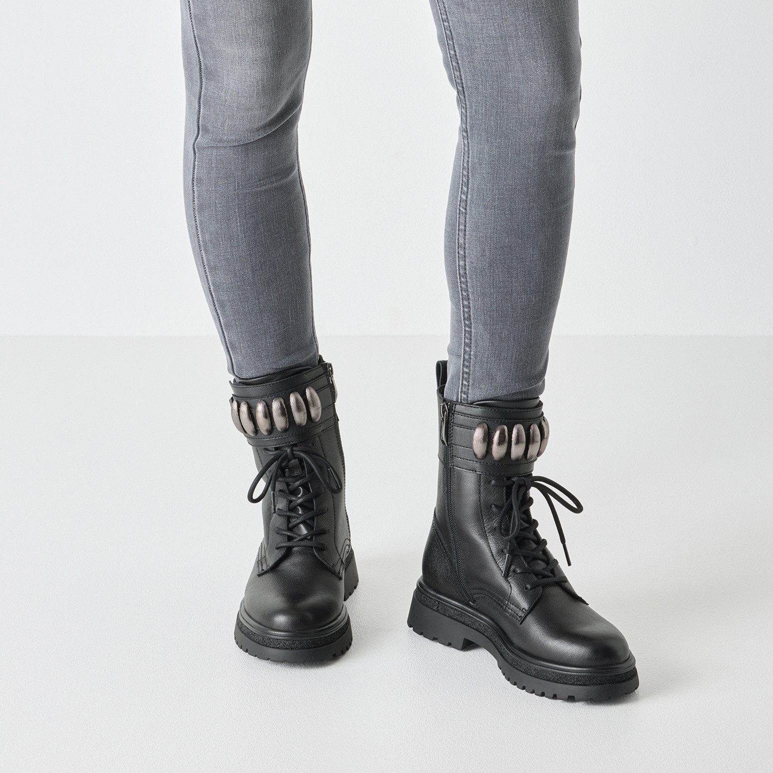 Tamaris Veterlaarsjes blokhak, veterboots met sier elementen in metalliclook