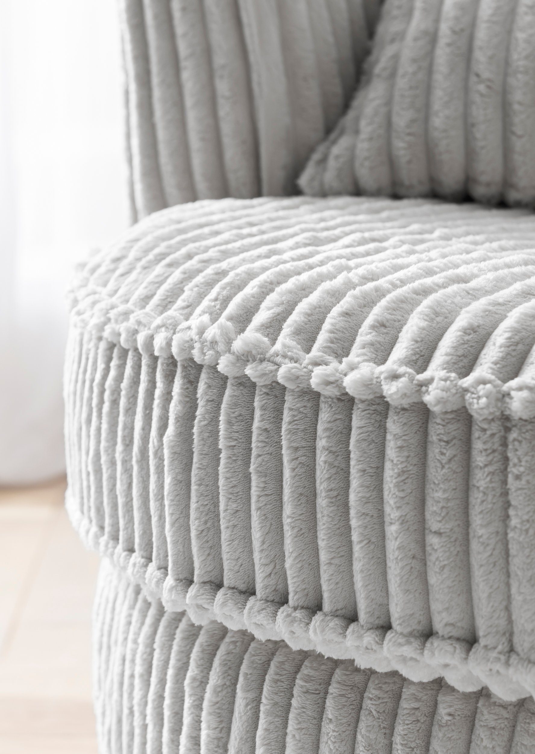 Leonique Draaibare fauteuil MAISIE, Love Seat XXL leesfauteuil, grote fauteuil met poef(2 stuks)