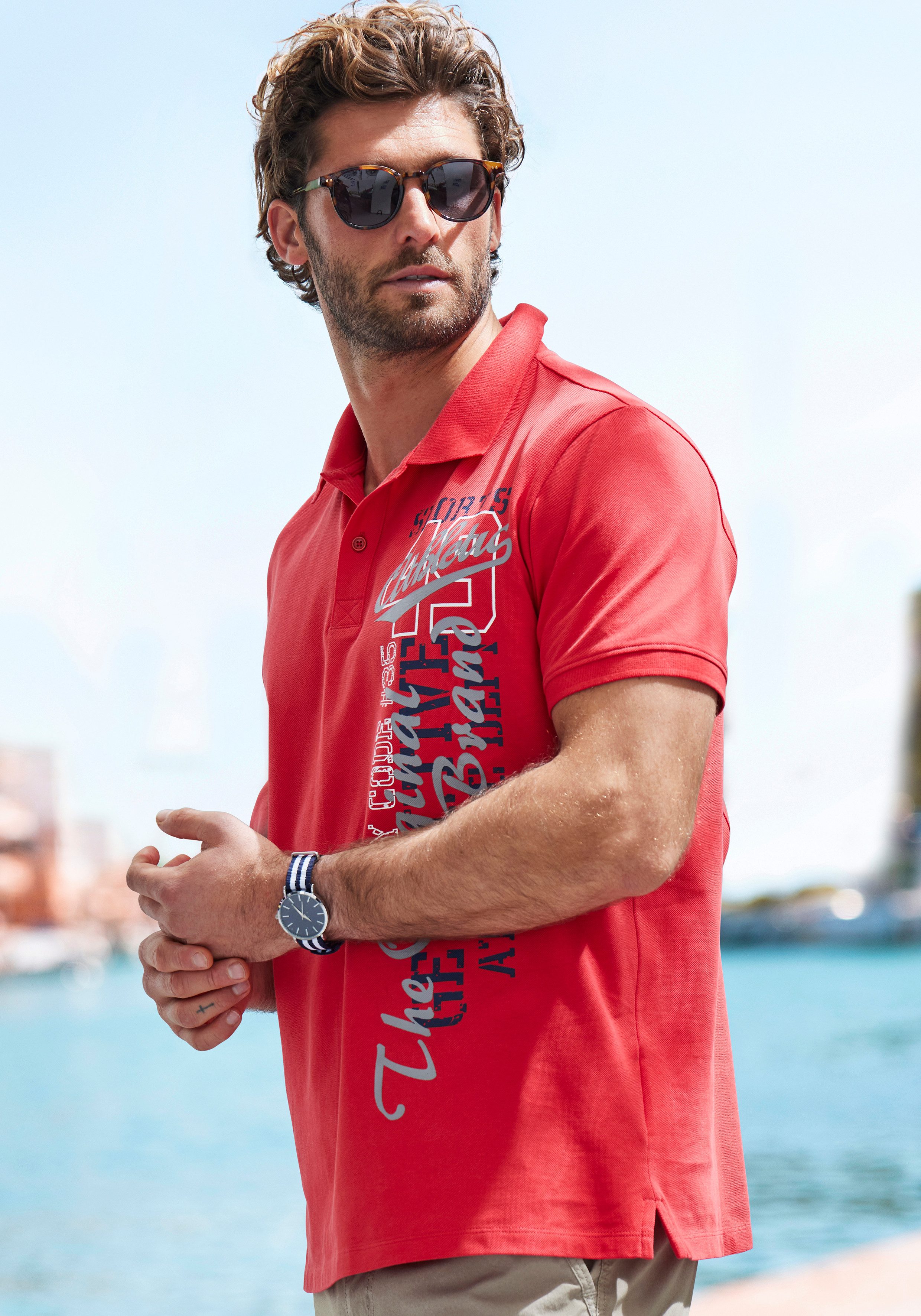 John Devin Poloshirt met grote print aan de voorkant van katoen-piqué