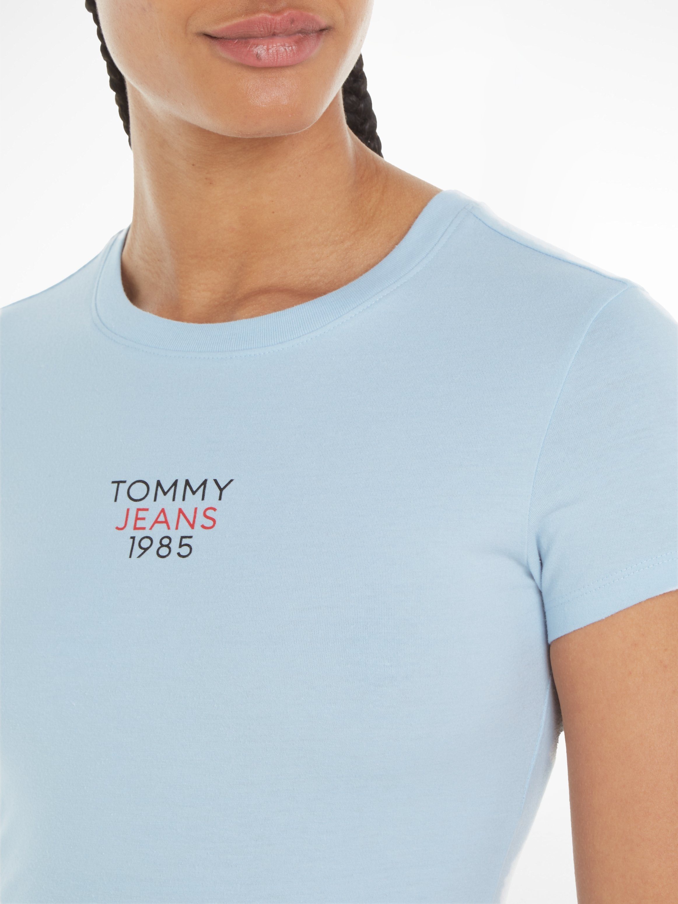 TOMMY JEANS T-shirt Slim Essential Logo T-shirt van jersey met korte mouwen en logoprint, katoenmix
