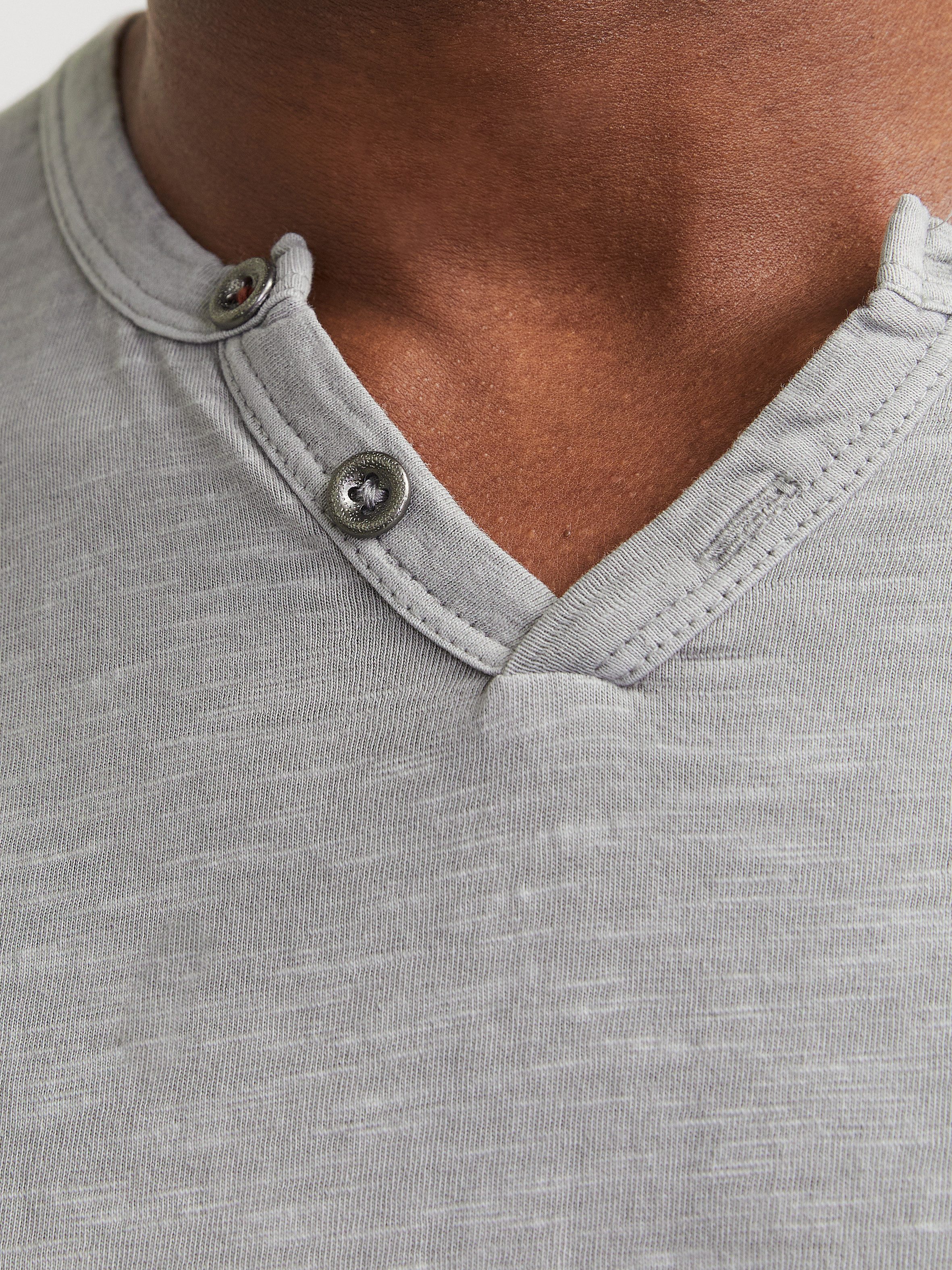 Jack & Jones T-shirt JJESPLIT NECK TEE SS NOOS